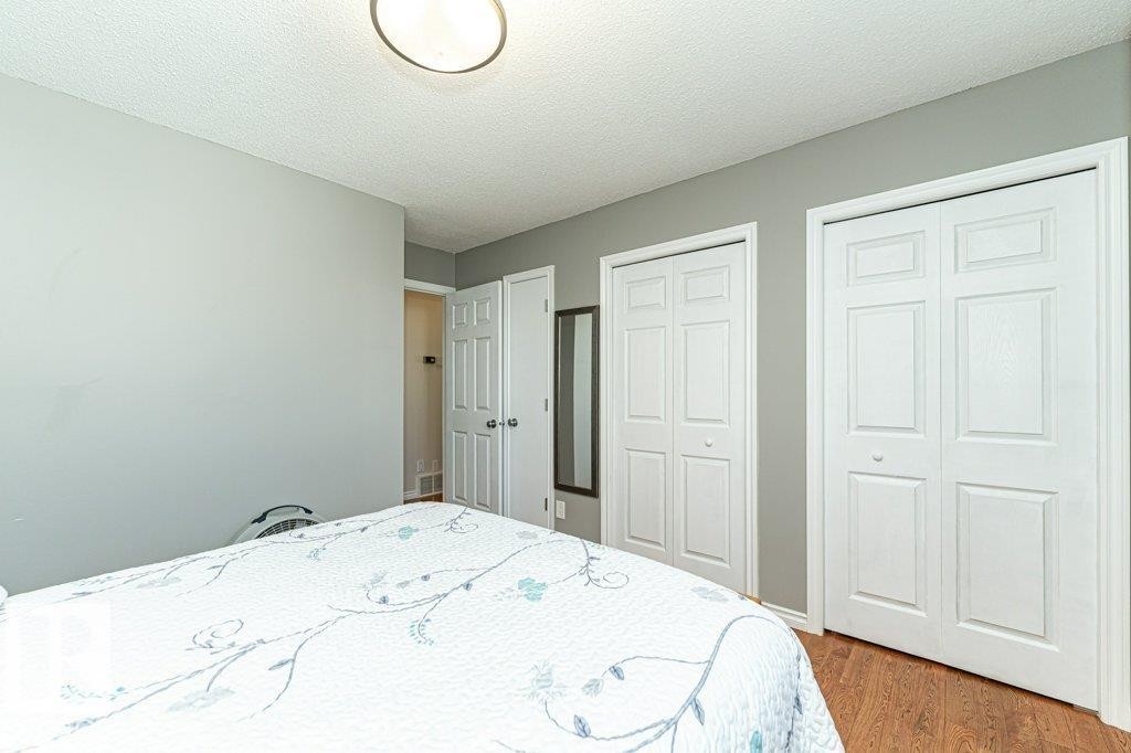 5924 11 Avenue Nw, Edmonton, AB