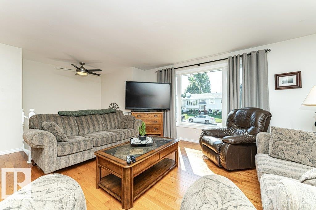 5924 11 Avenue Nw, Edmonton, AB