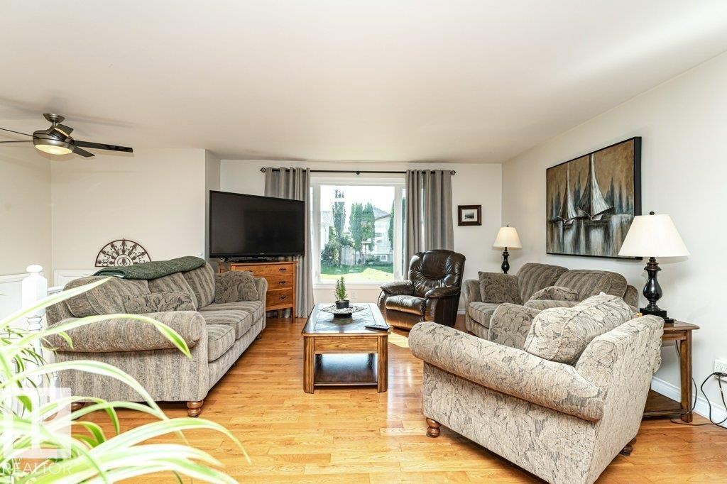 5924 11 Avenue Nw, Edmonton, AB