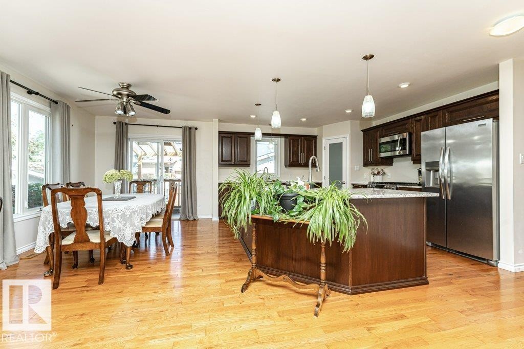 5924 11 Avenue Nw, Edmonton, AB