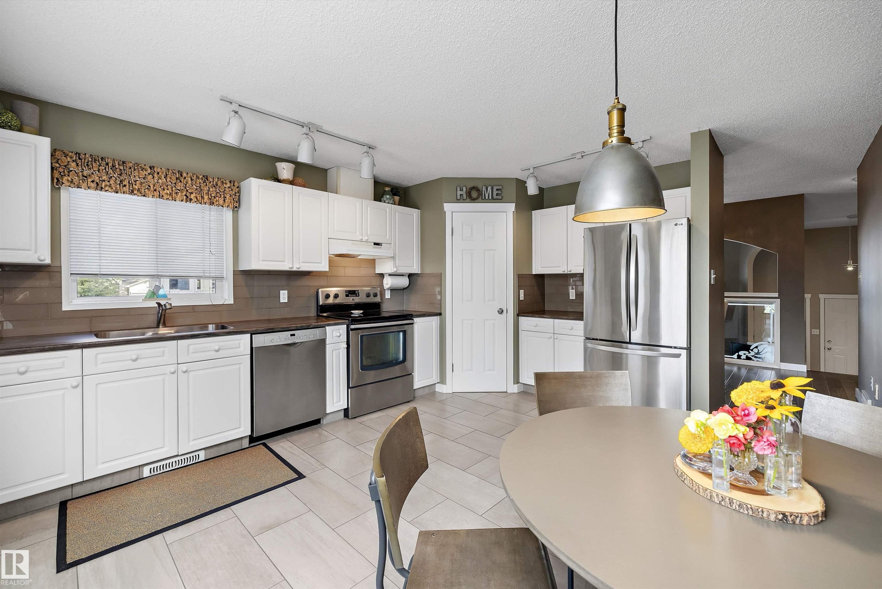 17226 113A Street Nw, Edmonton, AB