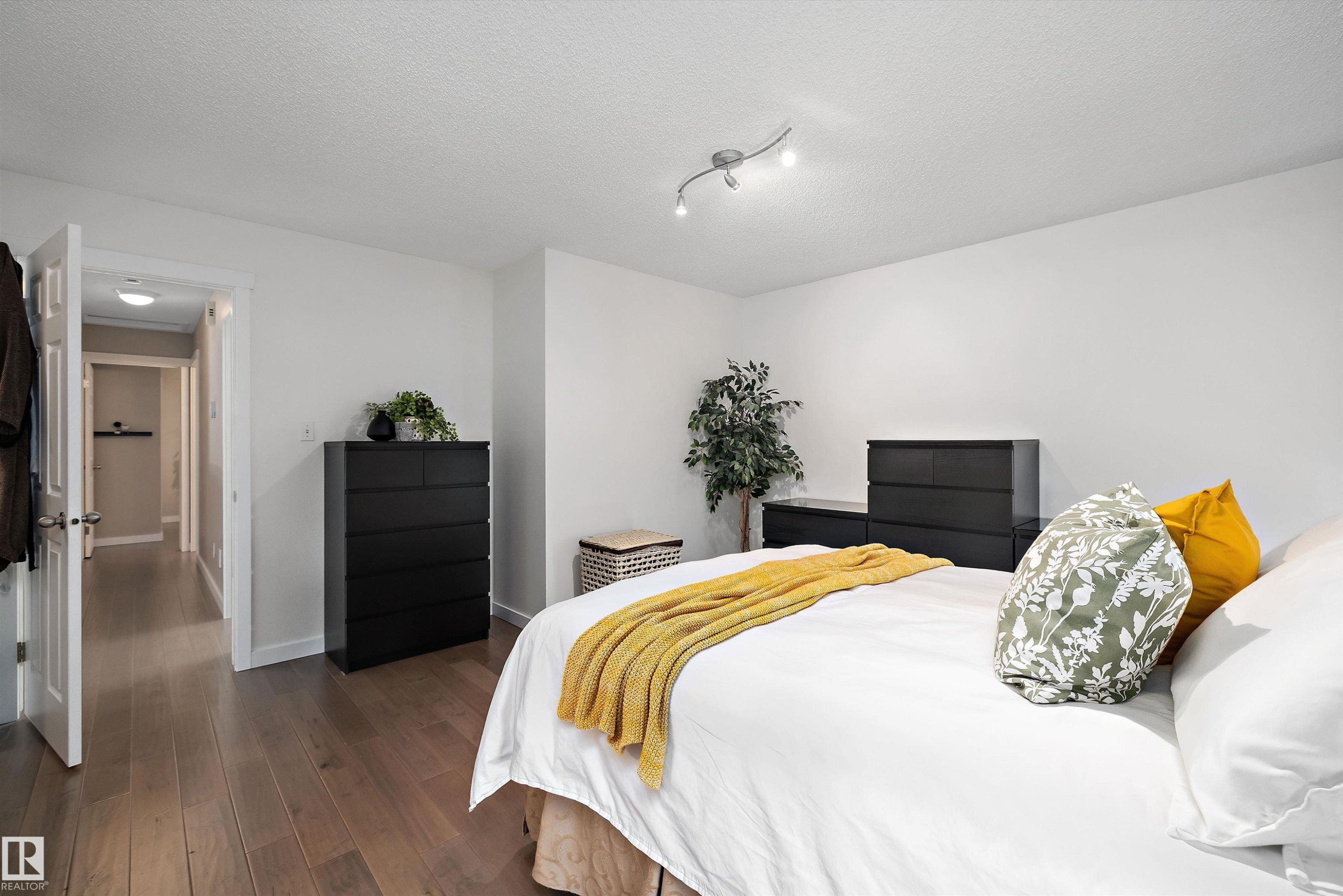 17226 113A Street Nw, Edmonton, AB