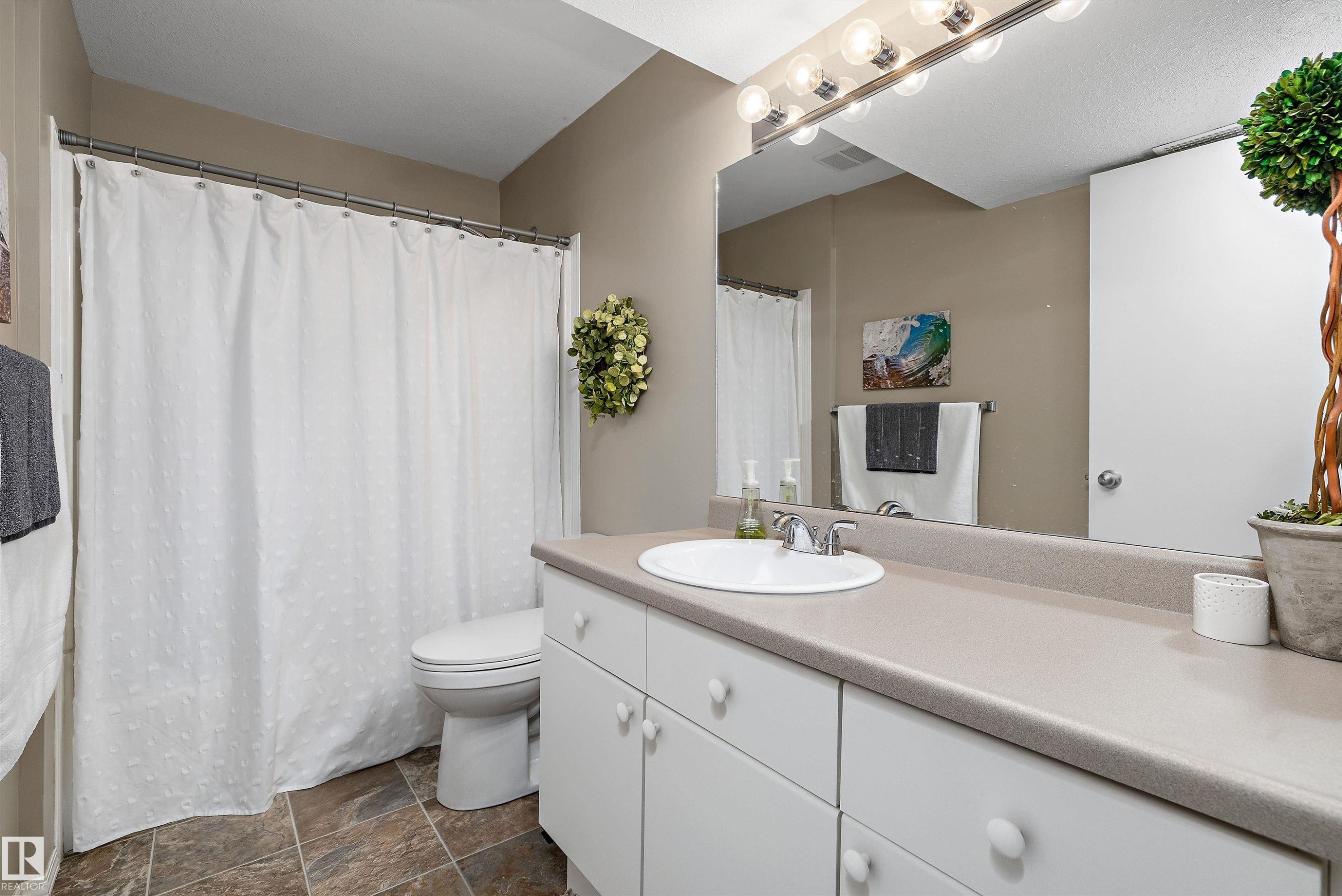 17226 113A Street Nw, Edmonton, AB