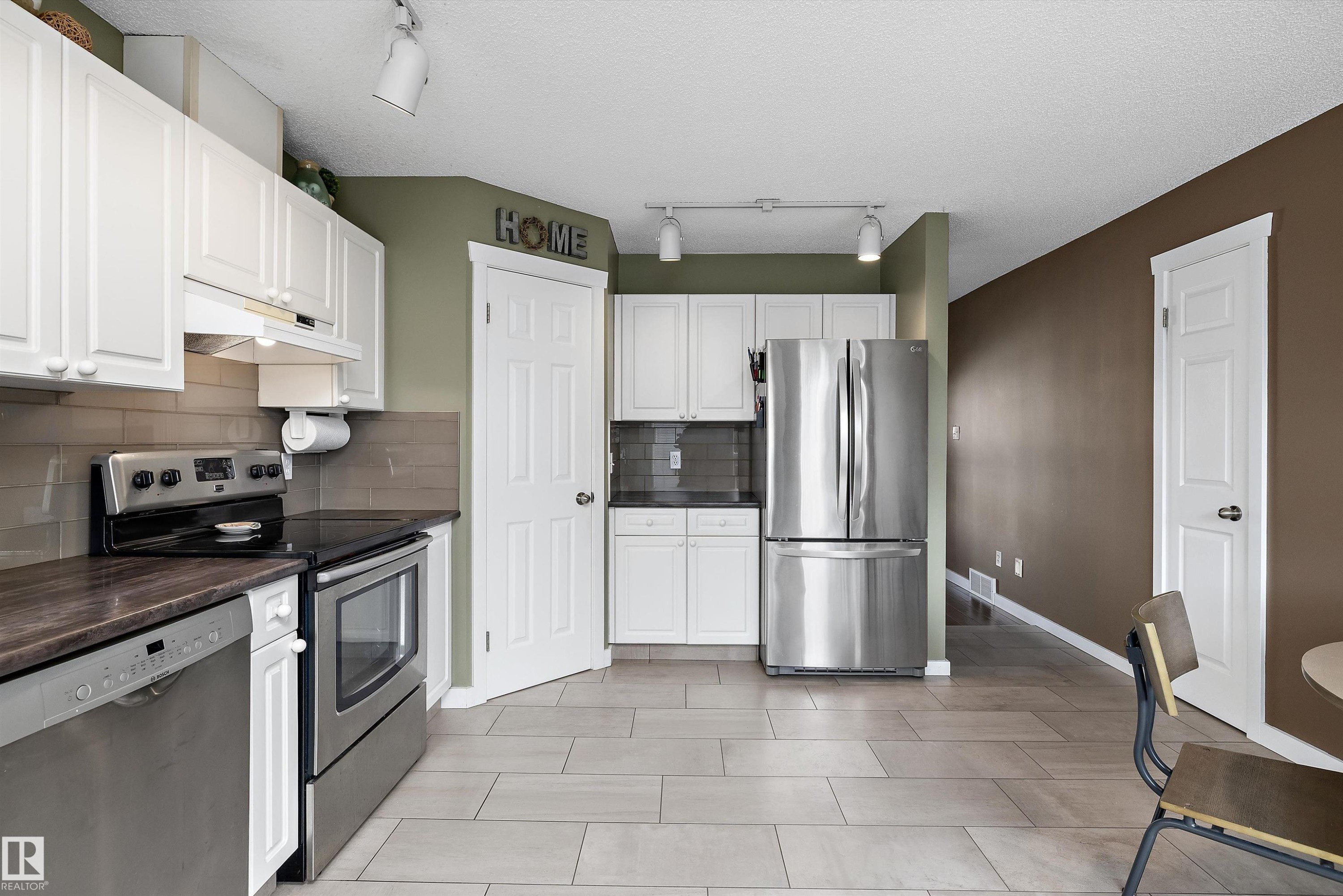 17226 113A Street Nw, Edmonton, AB
