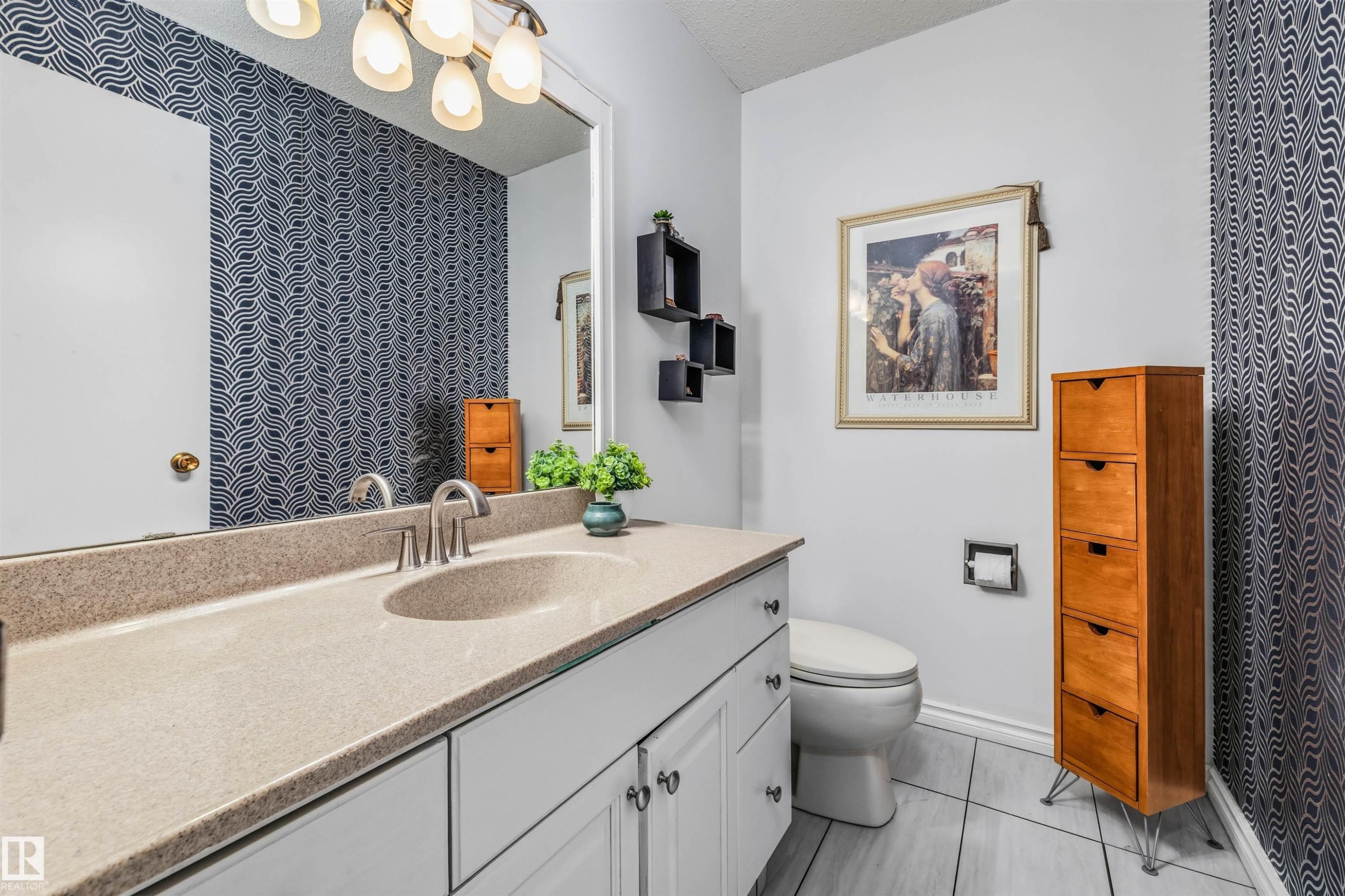 15915 112 Street Nw, Edmonton, AB - Indoor Photo Showing Bathroom