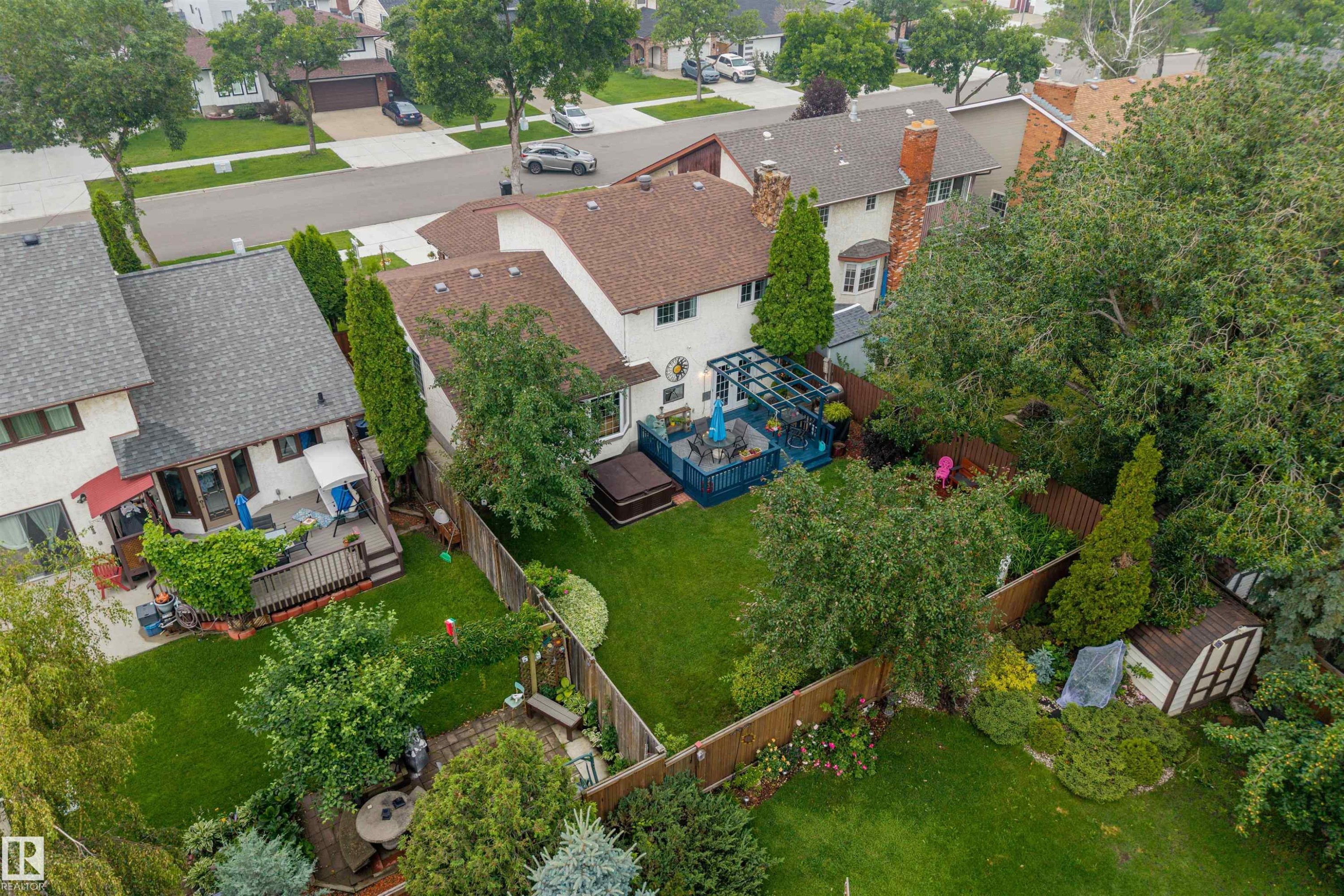 15915 112 Street Nw, Edmonton, AB - Outdoor