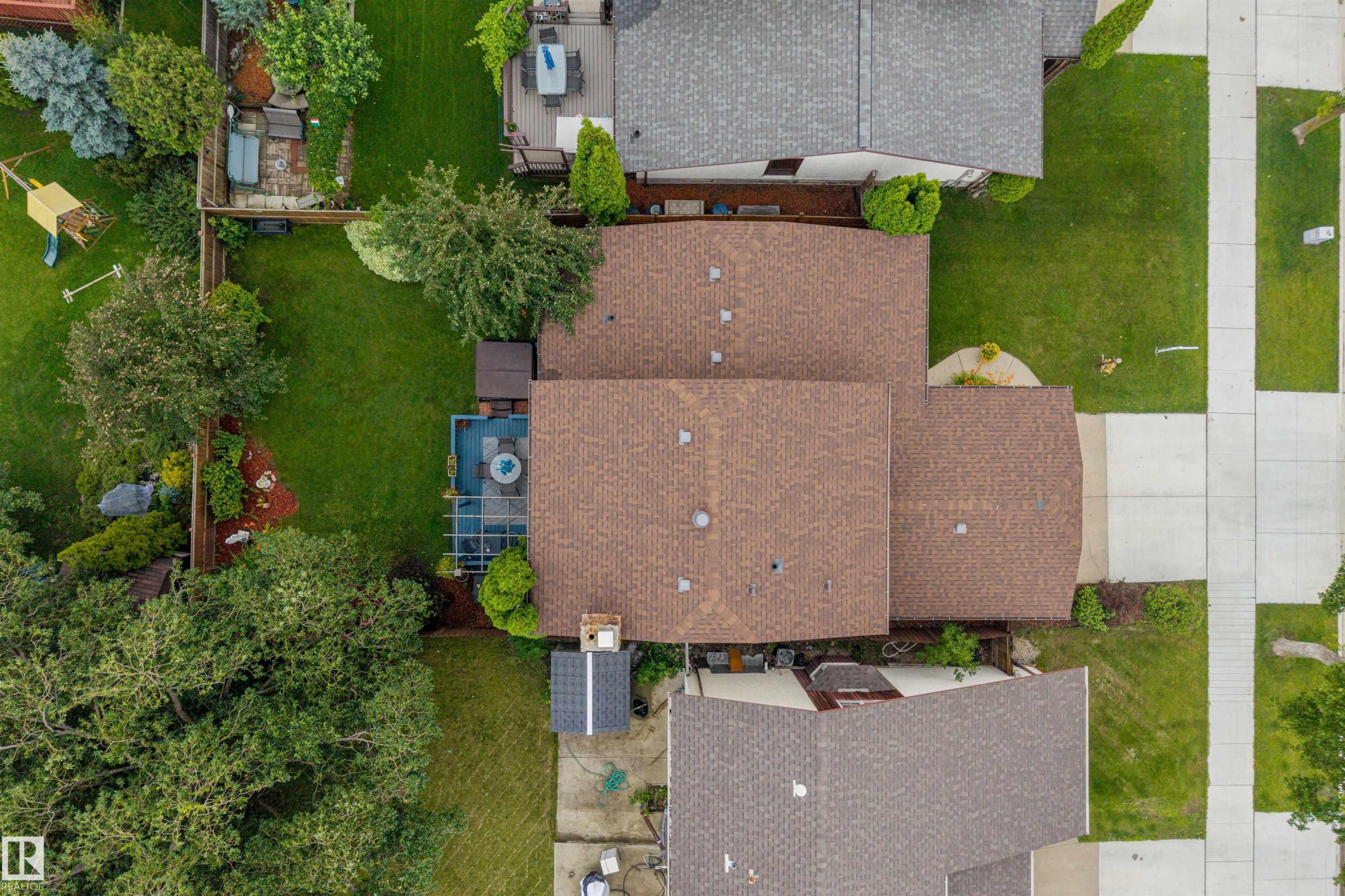 15915 112 Street Nw, Edmonton, AB - Outdoor