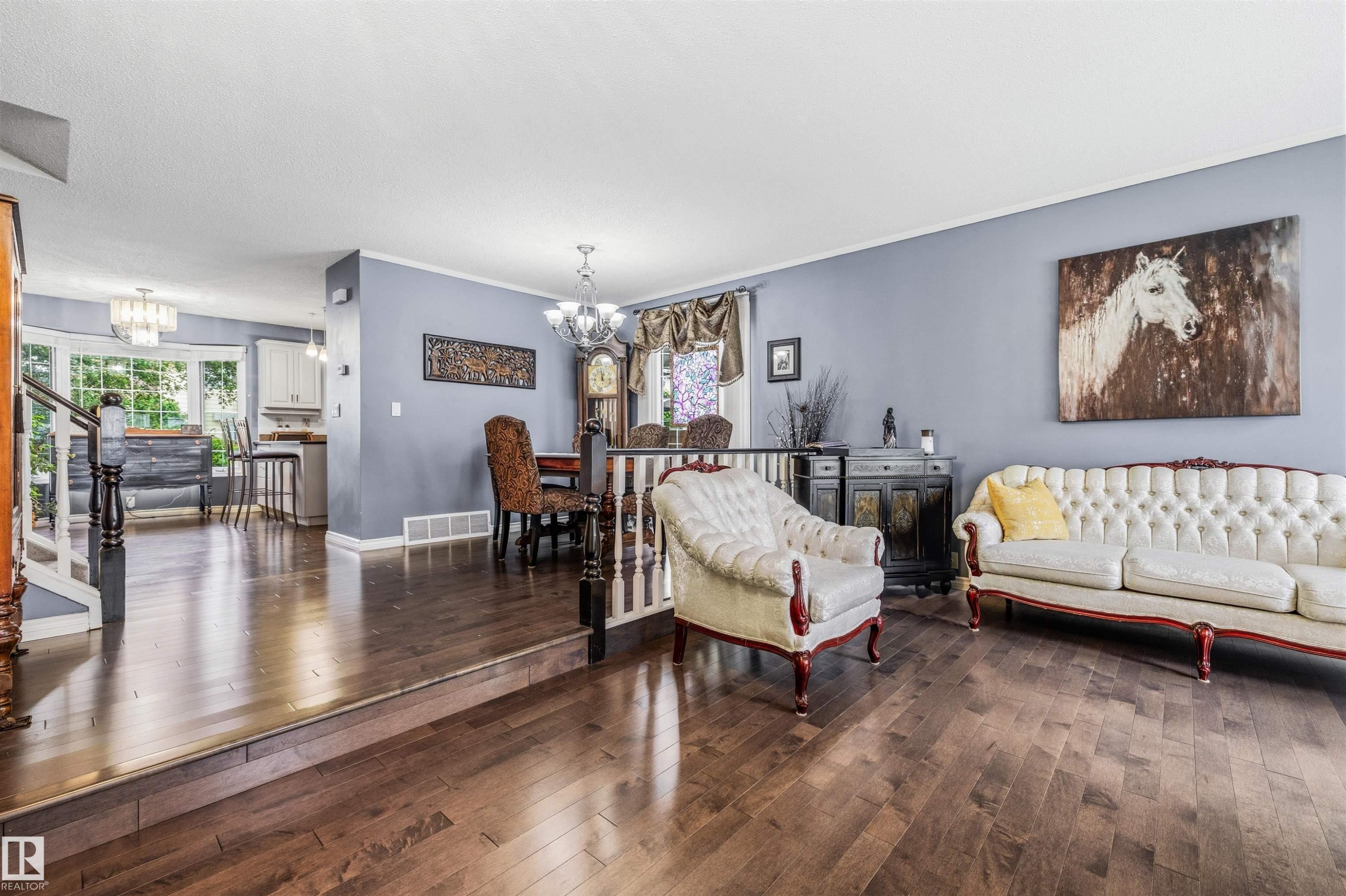 15915 112 Street Nw, Edmonton, AB - Indoor Photo Showing Living Room