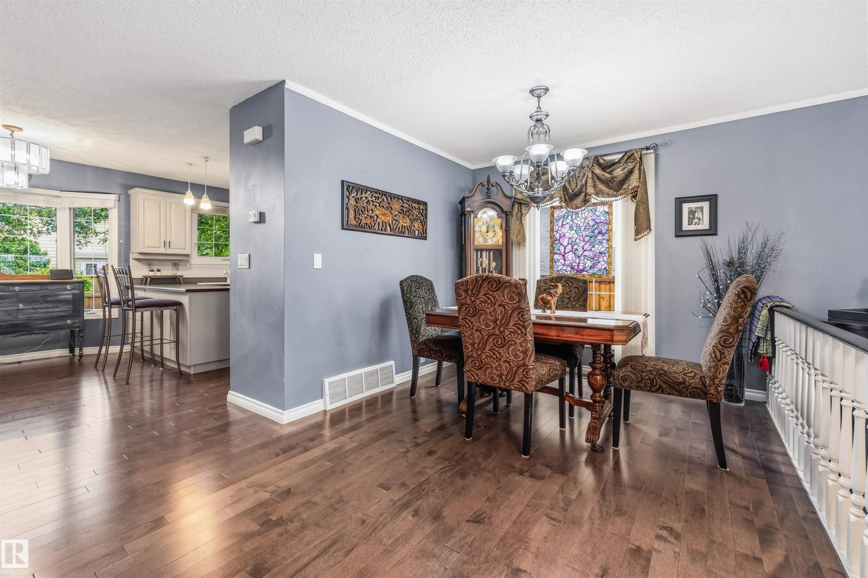 15915 112 Street Nw, Edmonton, AB - Indoor Photo Showing Dining Room