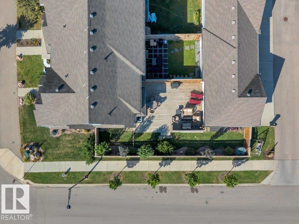 Corner unit - 160 Desrochers Gate Sw, Edmonton, AB