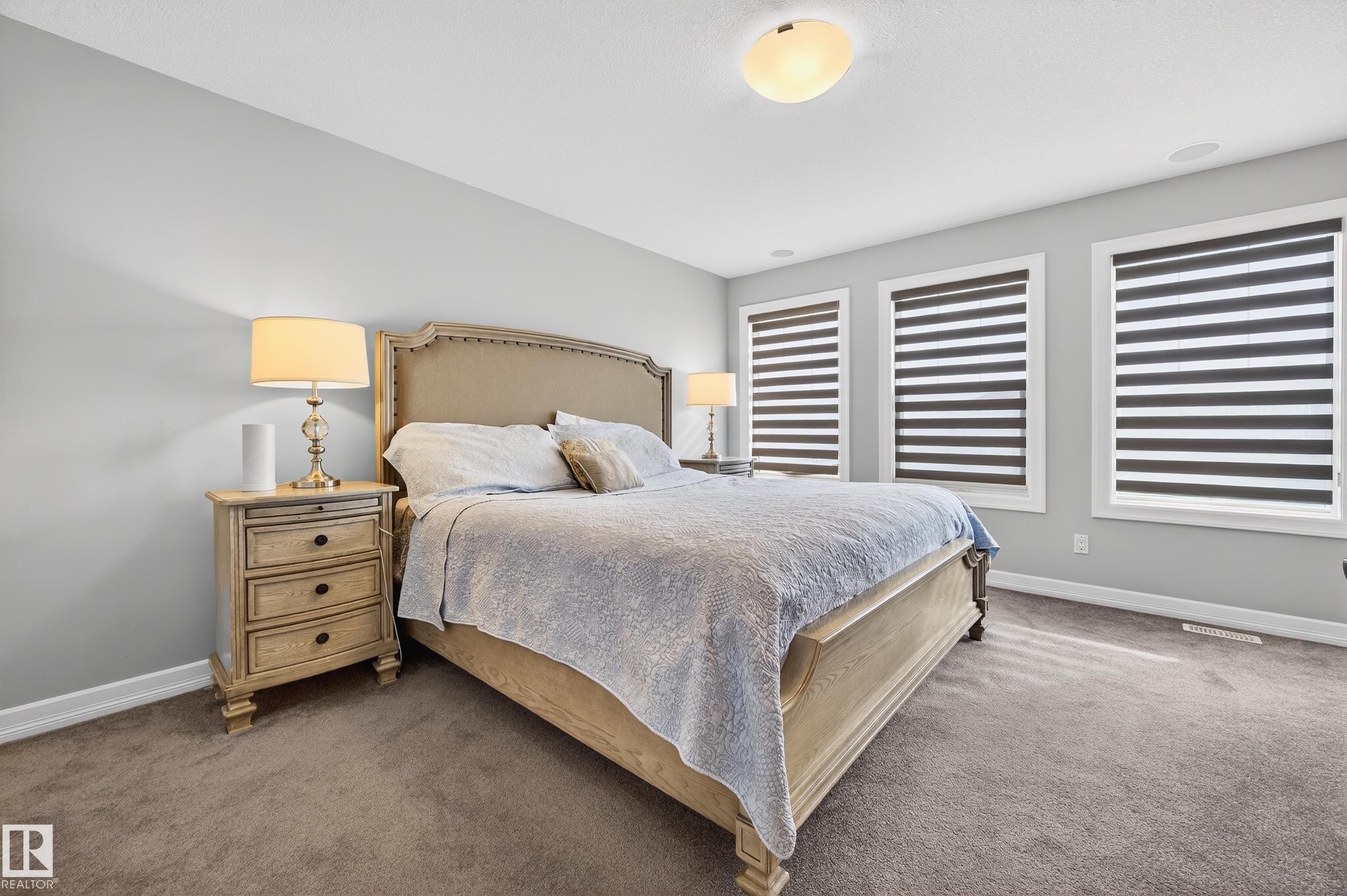3306 Hilton Crescent Nw, Edmonton, AB - Indoor Photo Showing Bedroom
