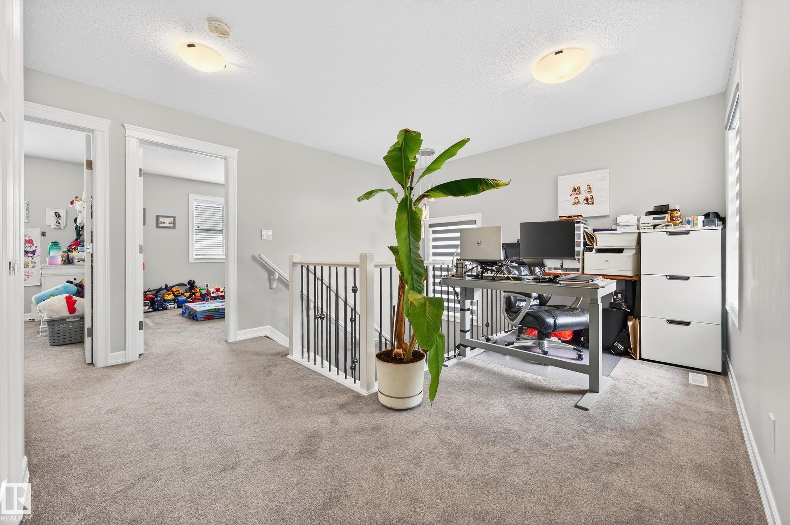 3306 Hilton Crescent Nw, Edmonton, AB - Indoor Photo Showing Other Room