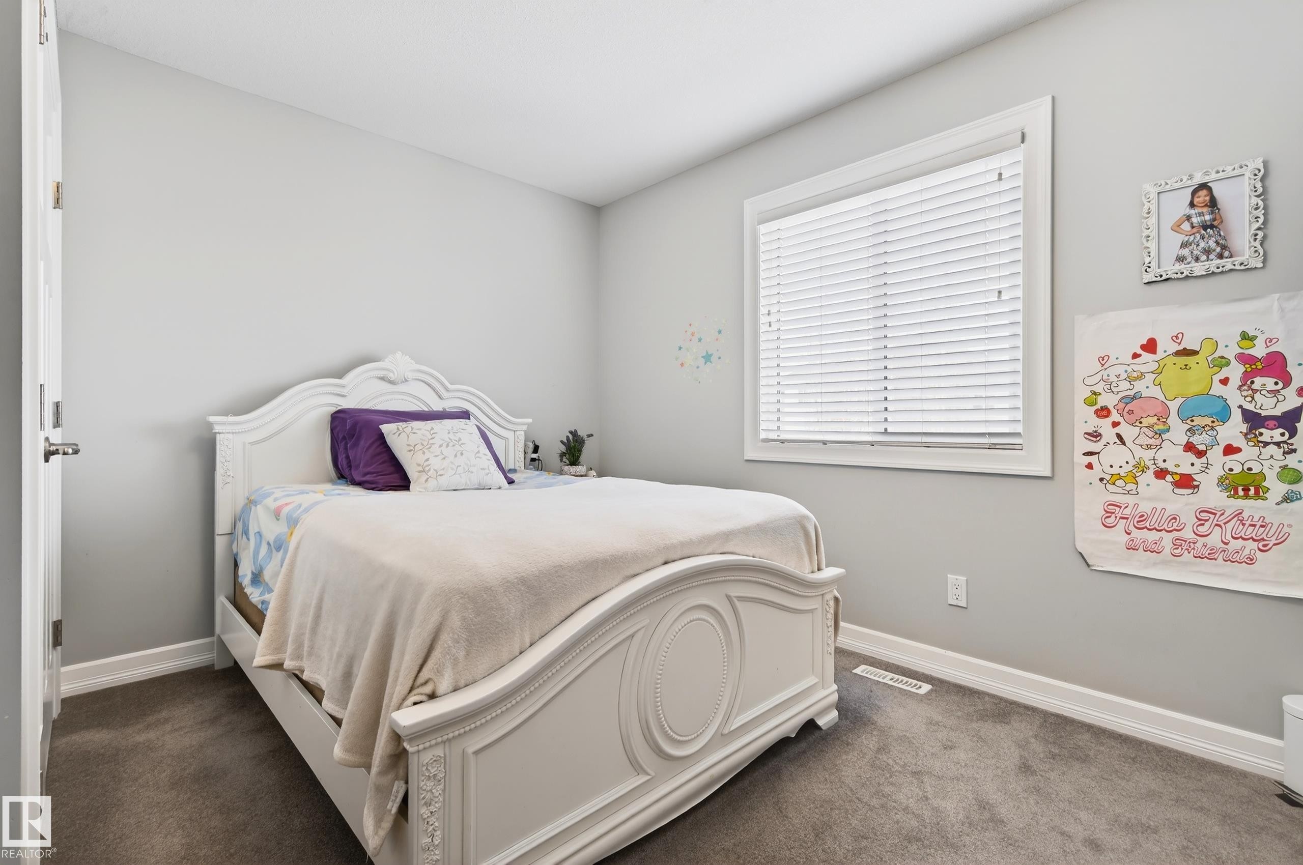 3306 Hilton Crescent Nw, Edmonton, AB - Indoor Photo Showing Bedroom