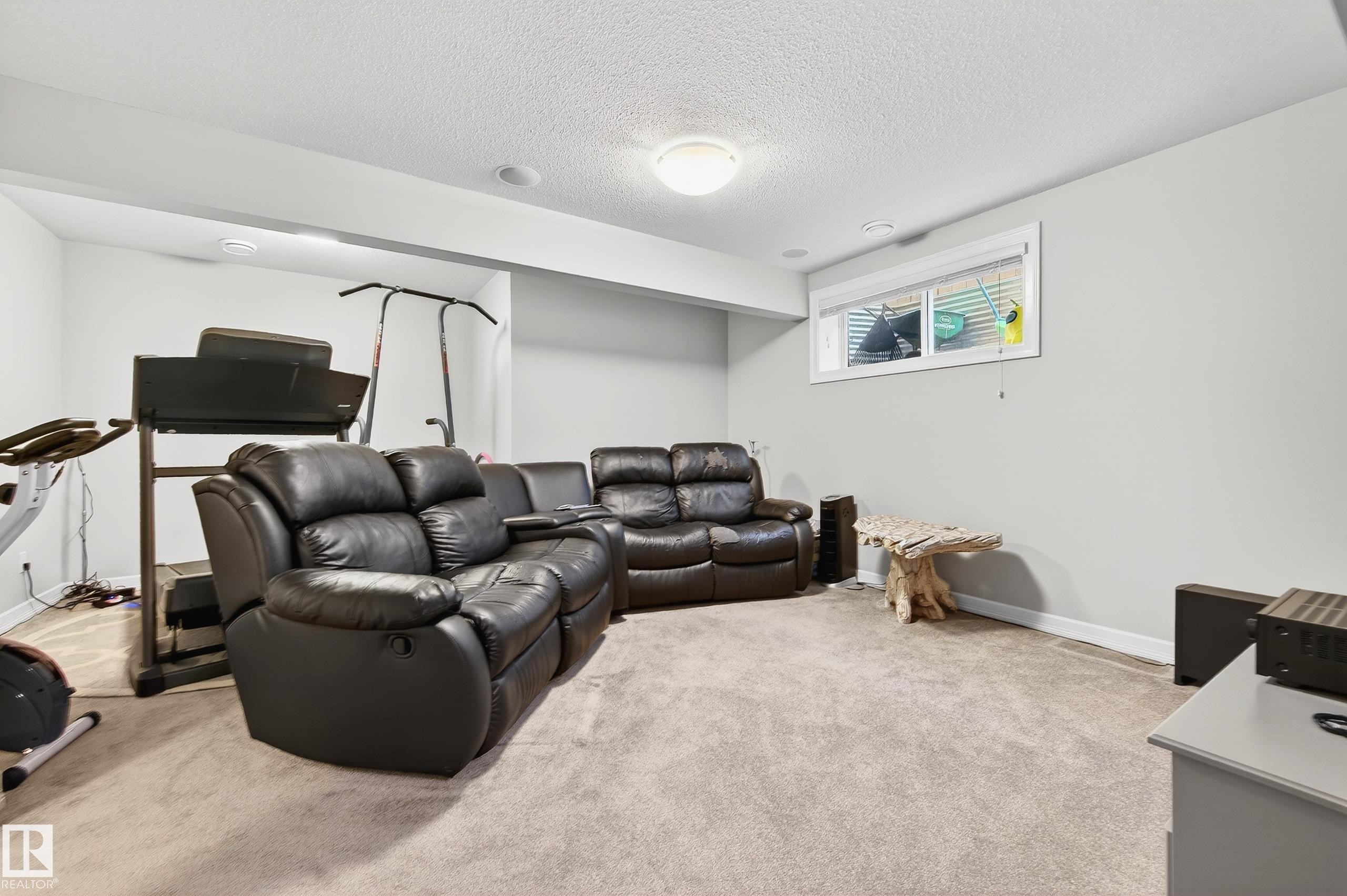 3306 Hilton Crescent Nw, Edmonton, AB - Indoor