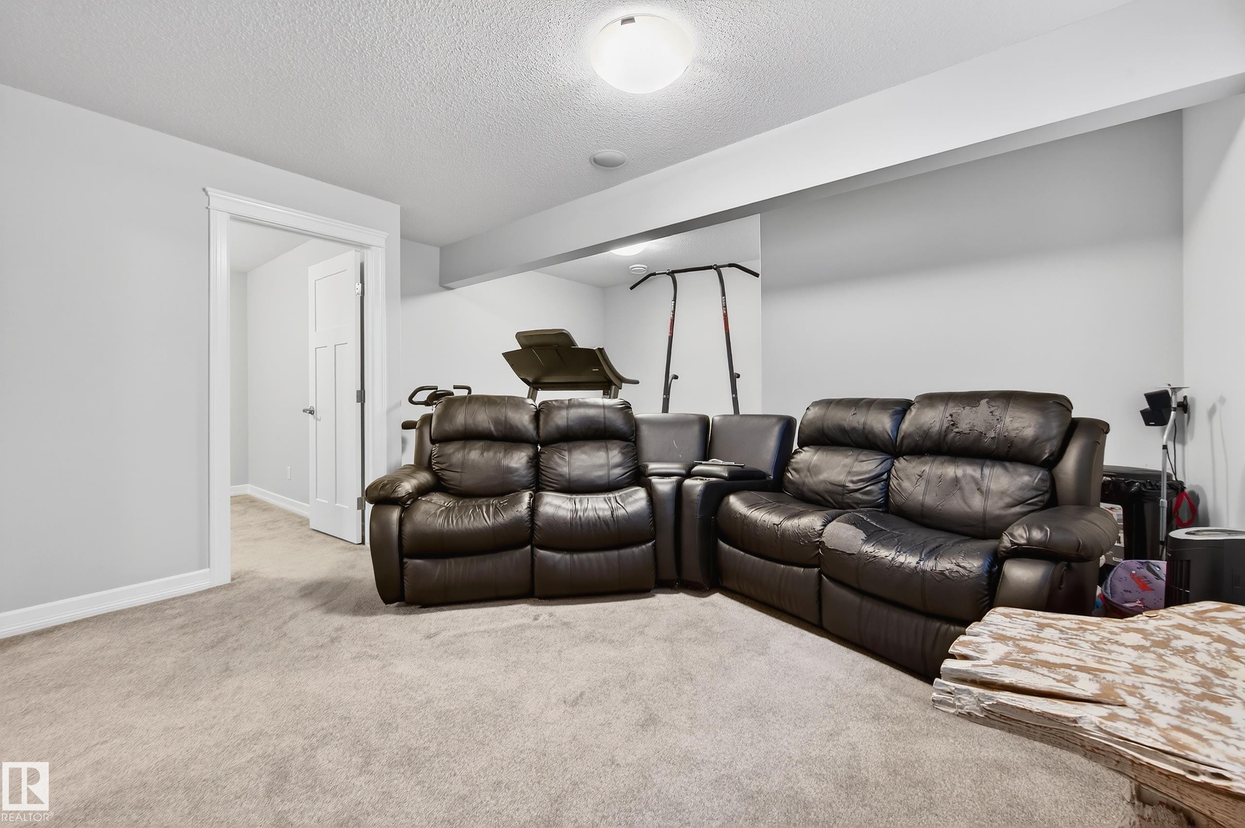 3306 Hilton Crescent Nw, Edmonton, AB - Indoor