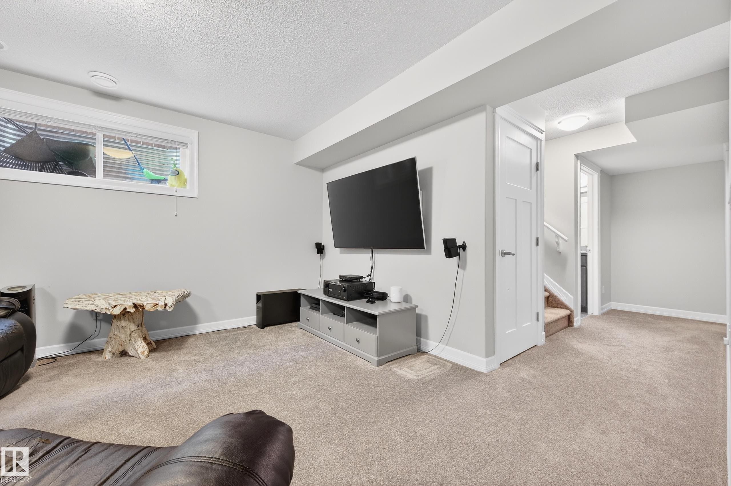 3306 Hilton Crescent Nw, Edmonton, AB - Indoor