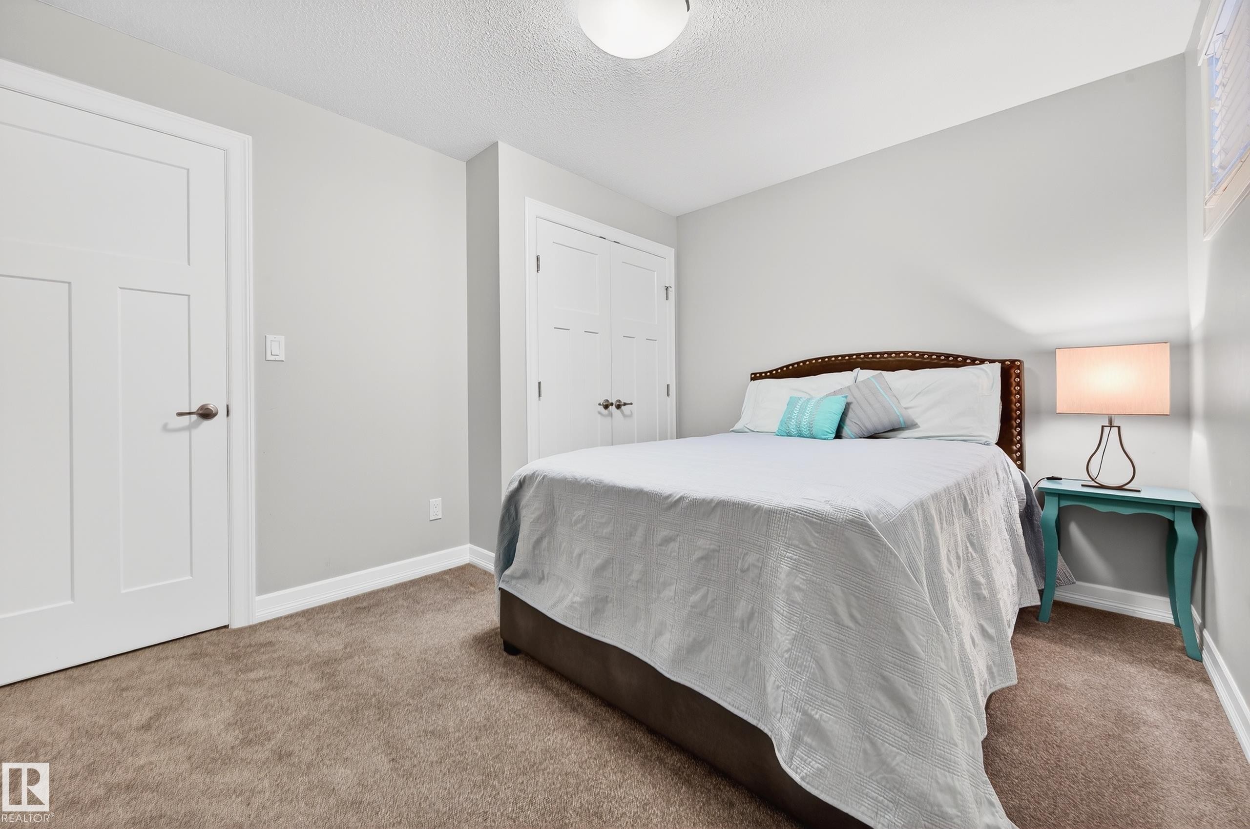 3306 Hilton Crescent Nw, Edmonton, AB - Indoor Photo Showing Bedroom
