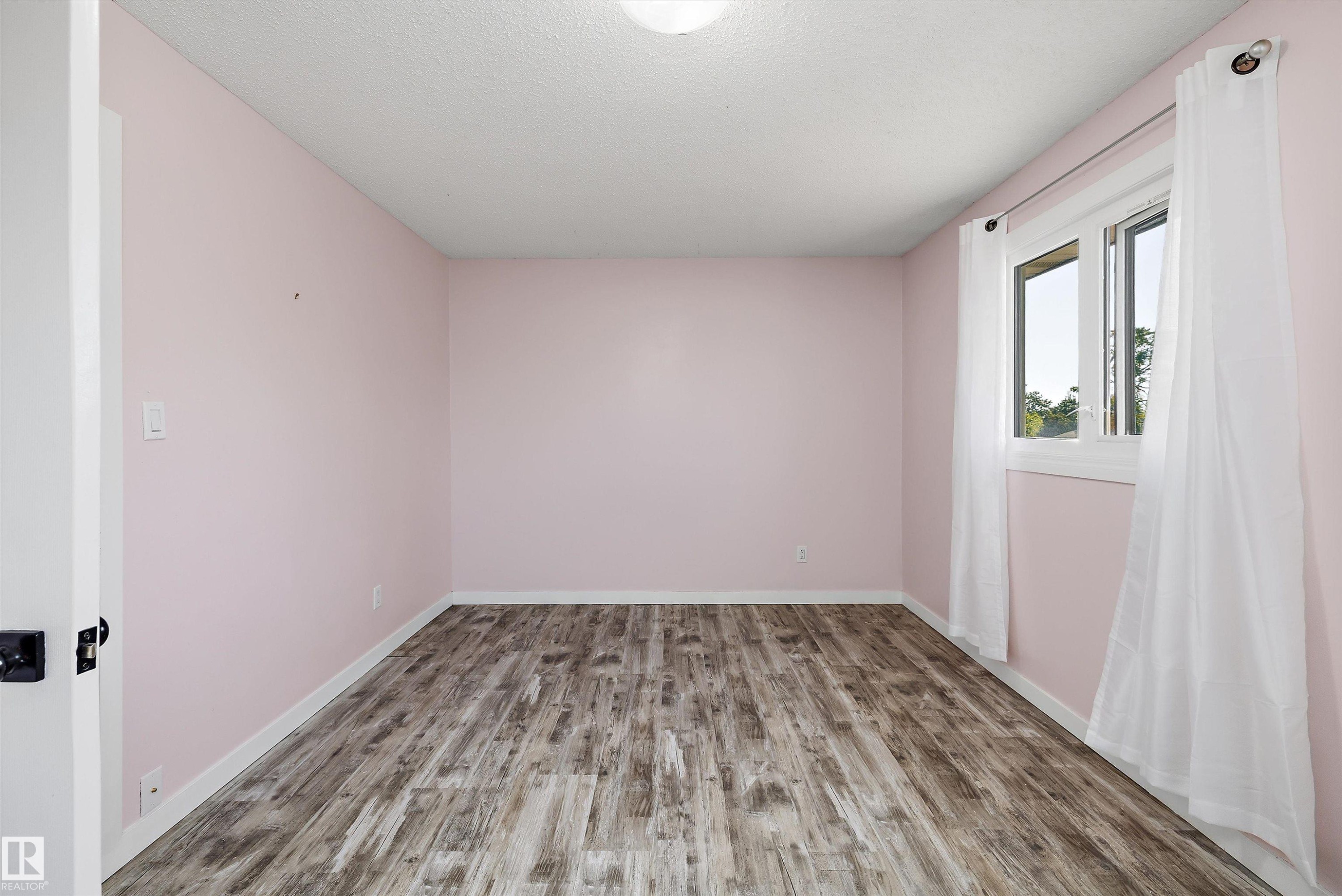 10930 Beaumaris Road Nw, Edmonton, AB