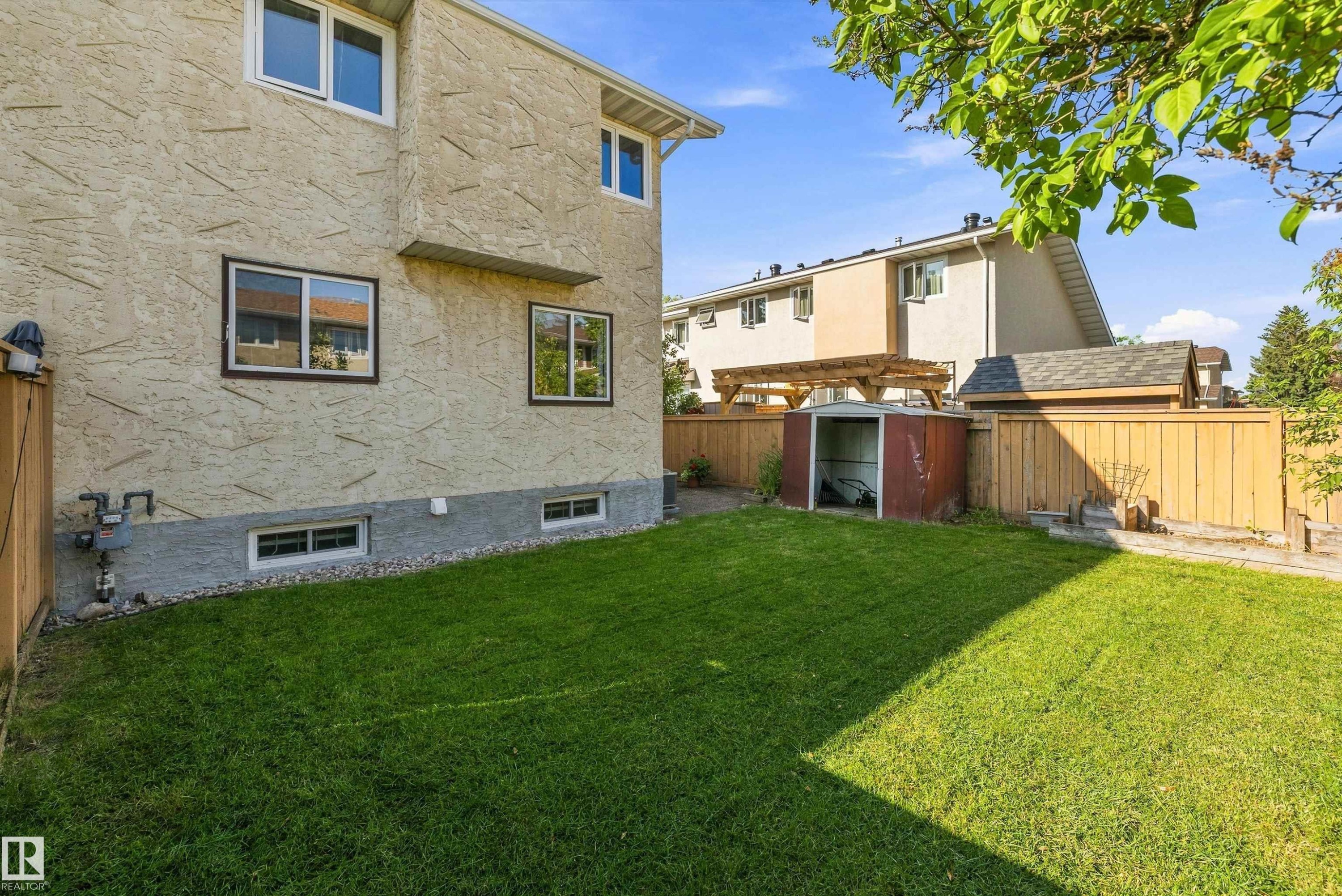 10930 Beaumaris Road Nw, Edmonton, AB