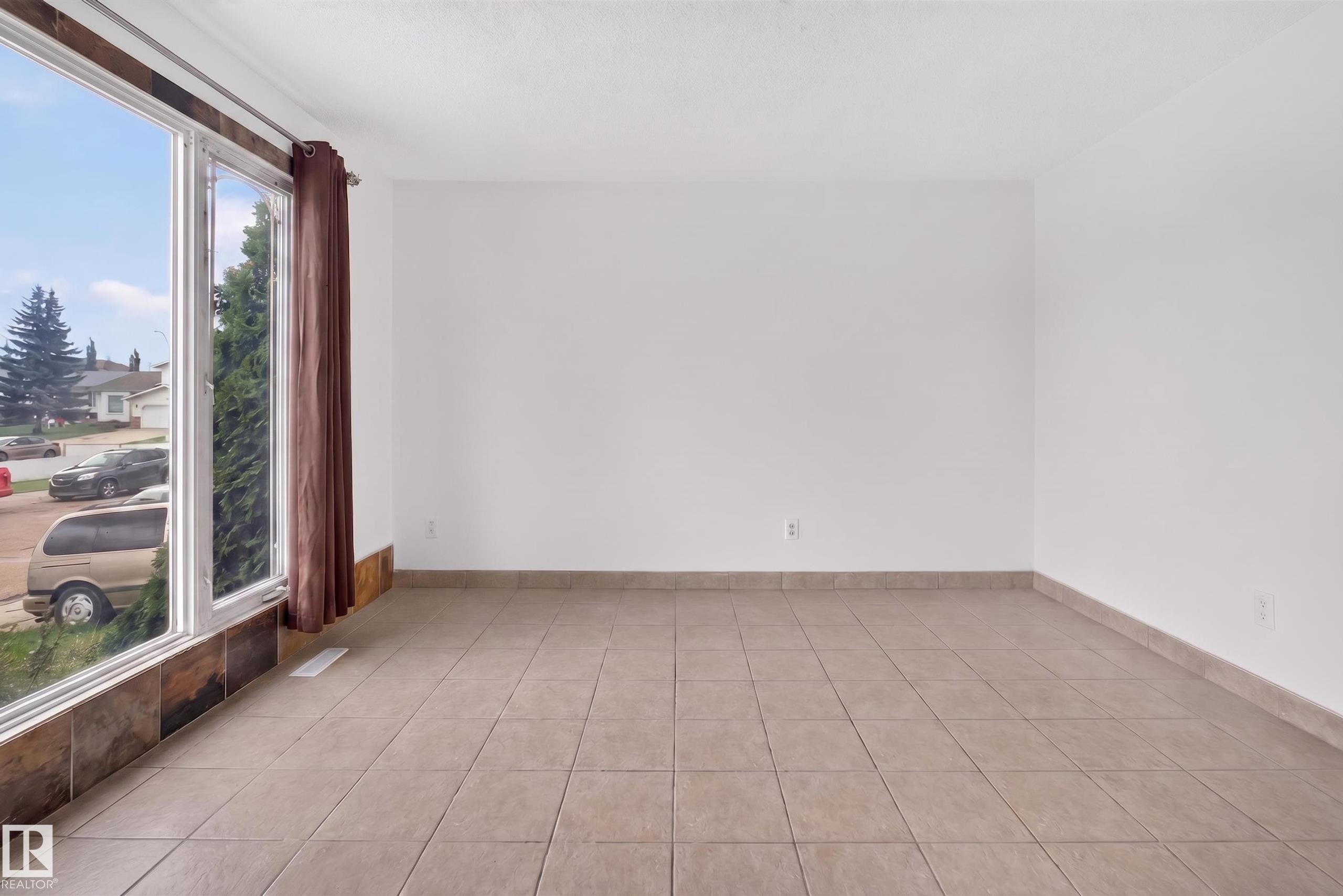 4629 126 Avenue Nw, Edmonton, AB