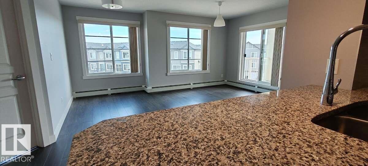 #302 3670 139 Av Nw, Edmonton, AB - Indoor Photo Showing Other Room