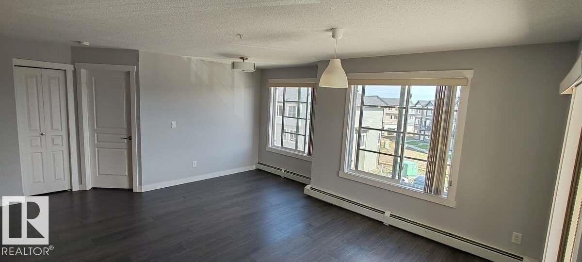 #302 3670 139 Av Nw, Edmonton, AB - Indoor Photo Showing Other Room
