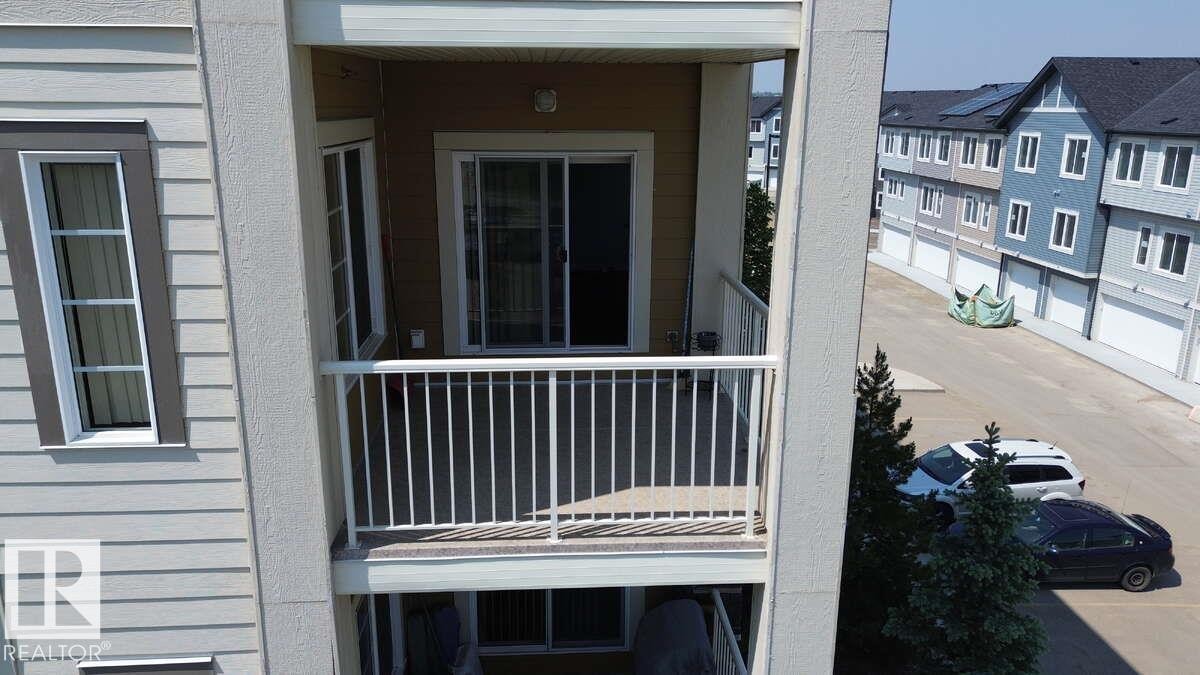 #302 3670 139 Av Nw, Edmonton, AB - Outdoor