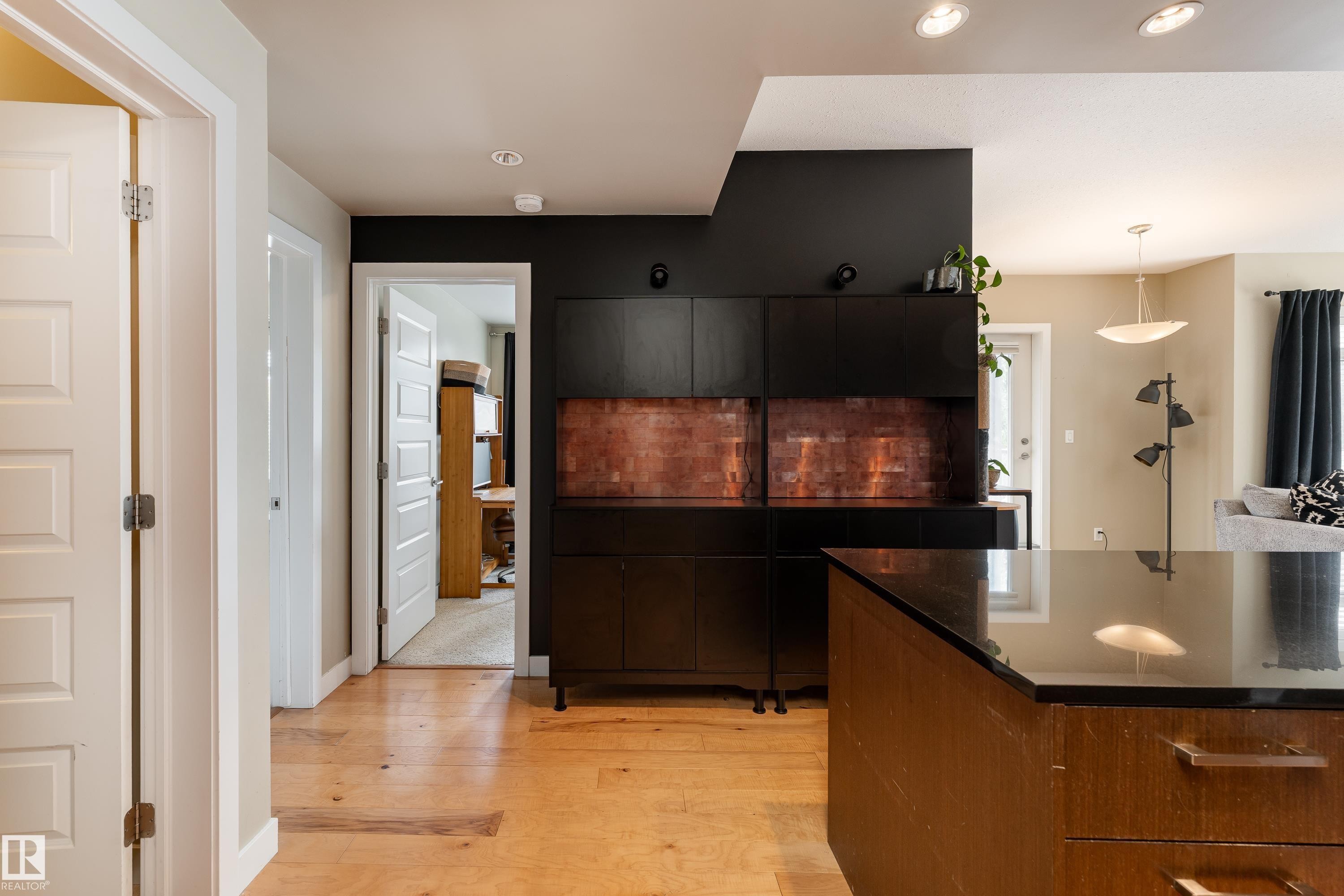 #204 9908 84 Av Nw, Edmonton, AB