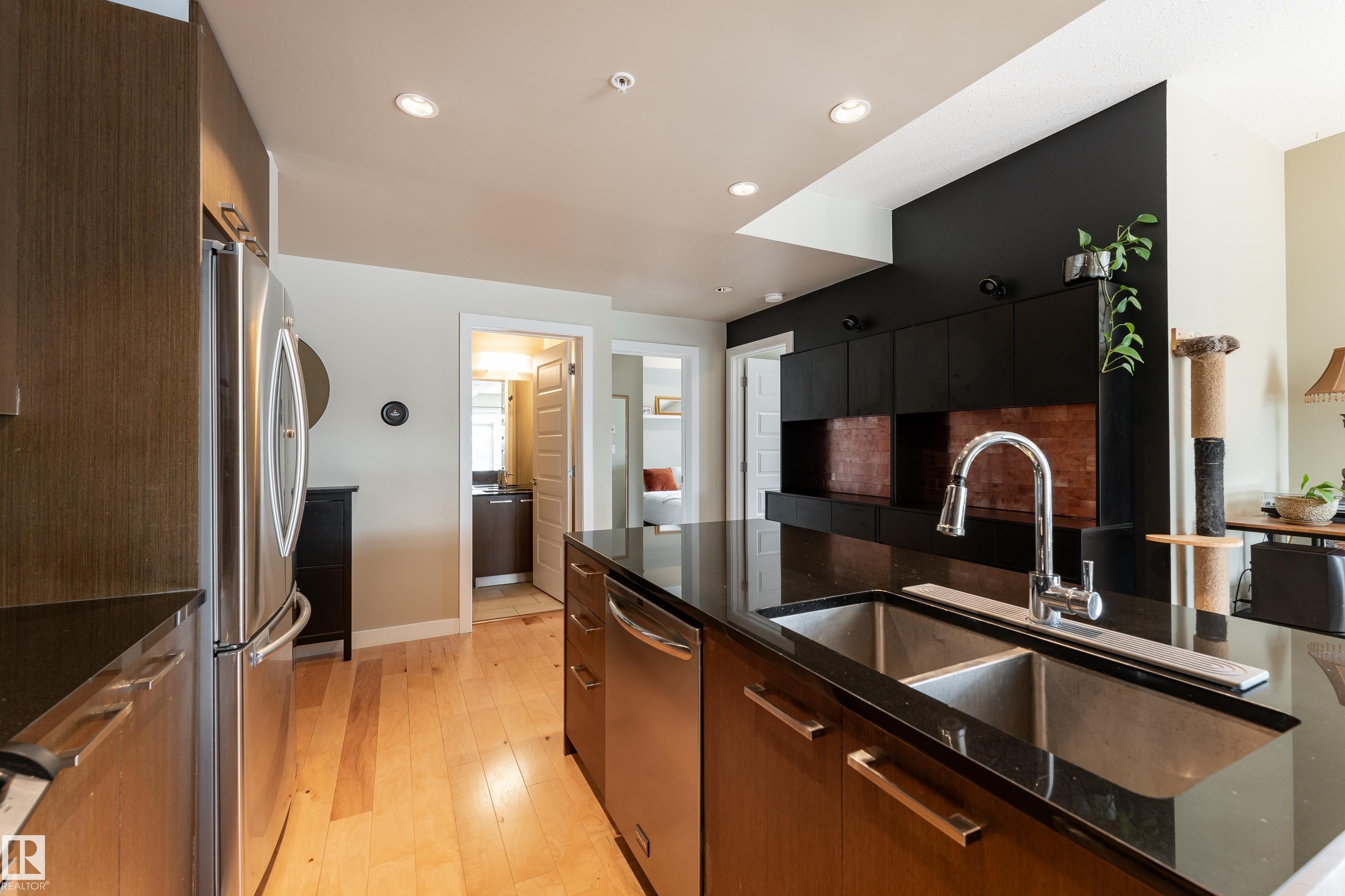 #204 9908 84 Av Nw, Edmonton, AB