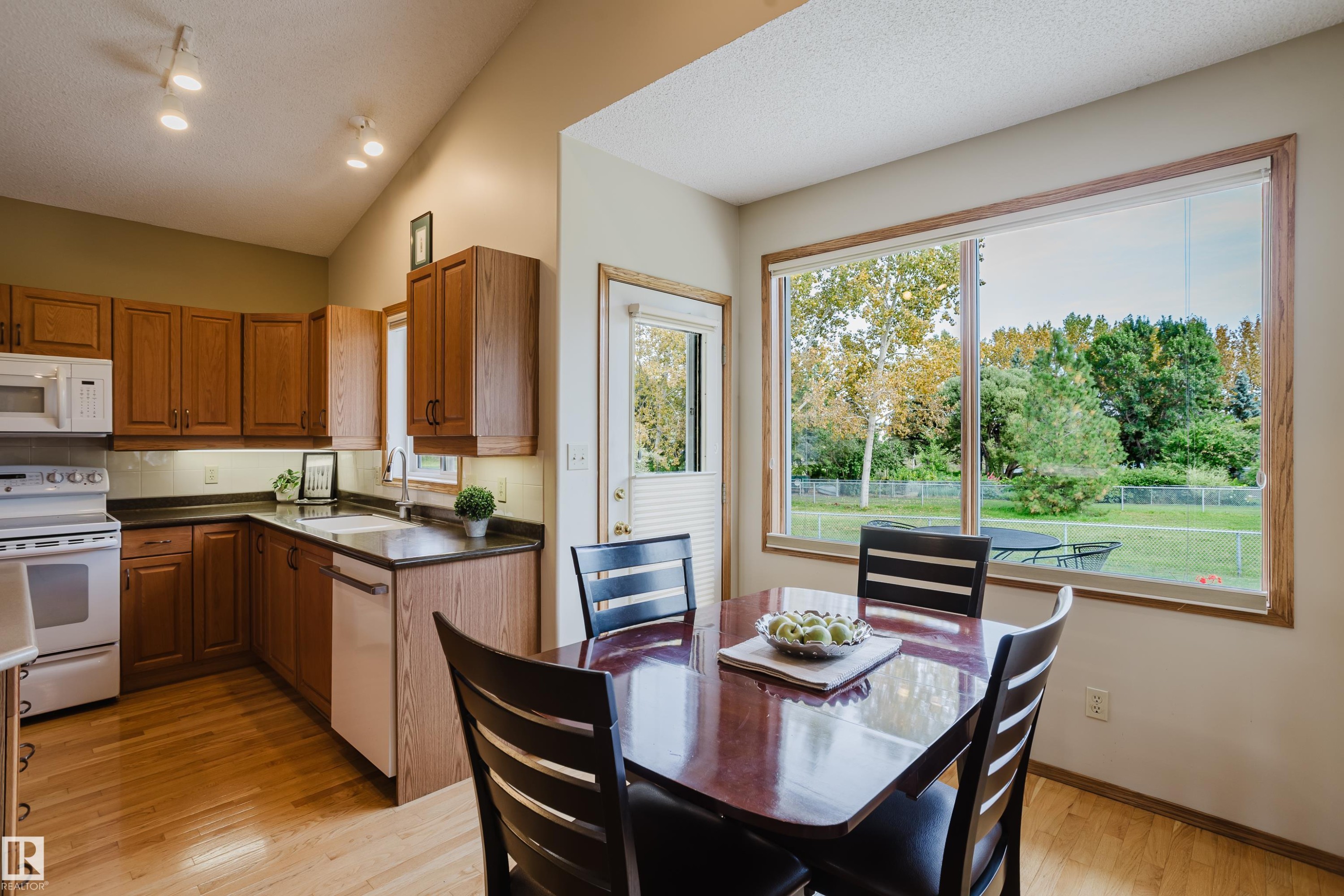 160 Phillips Row Nw, Edmonton, AB