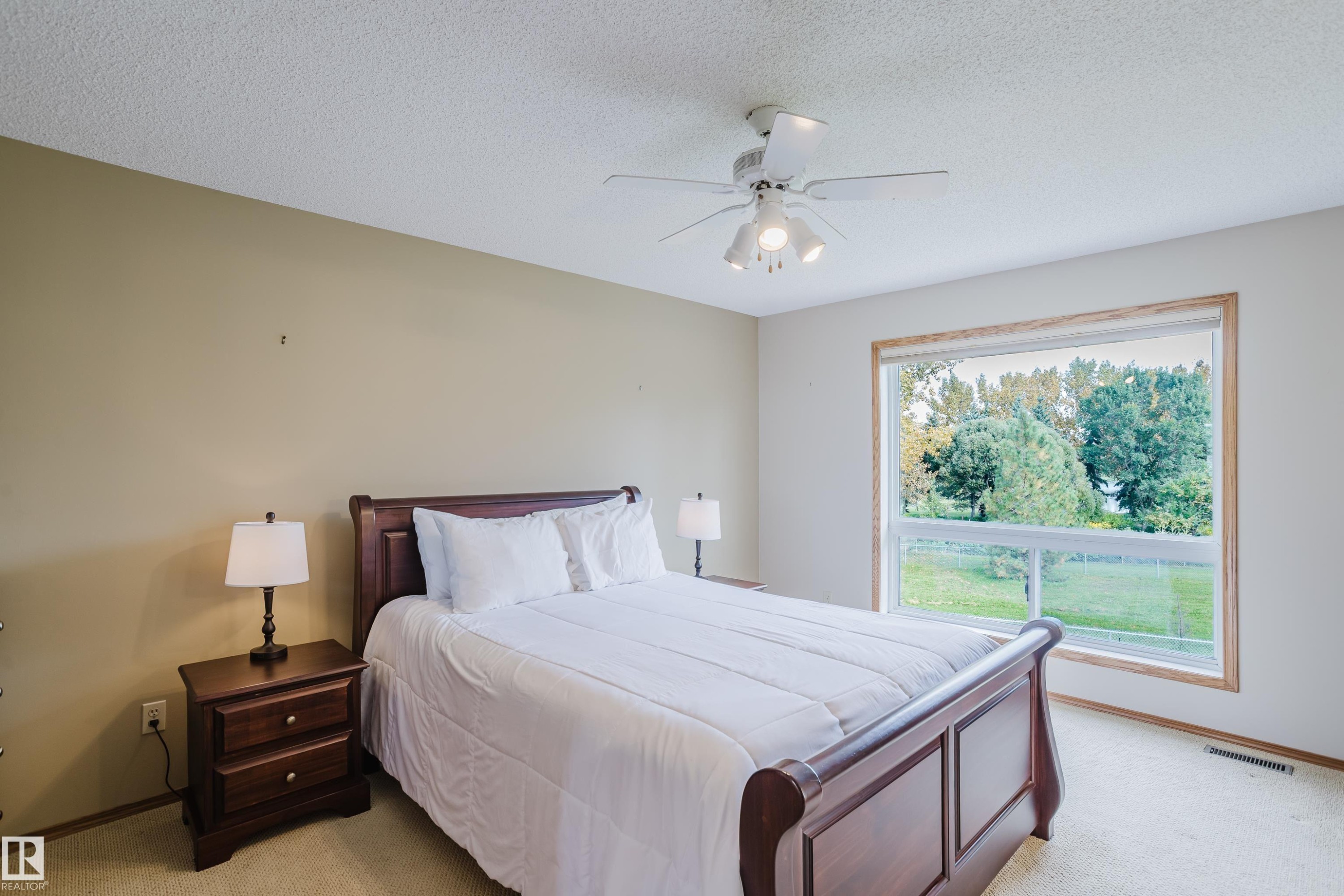 160 Phillips Row Nw, Edmonton, AB