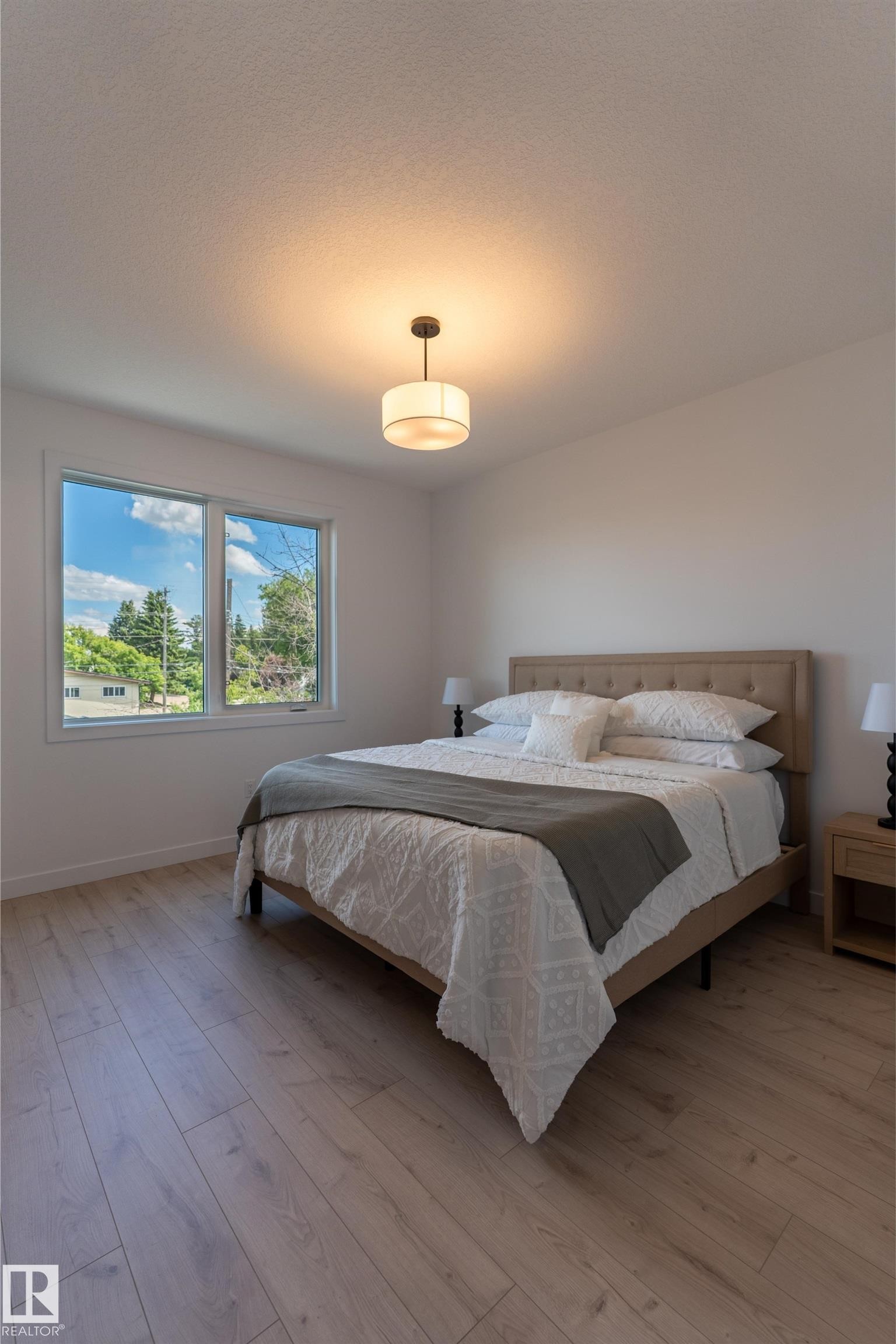 11121 51 Street Nw, Edmonton, AB