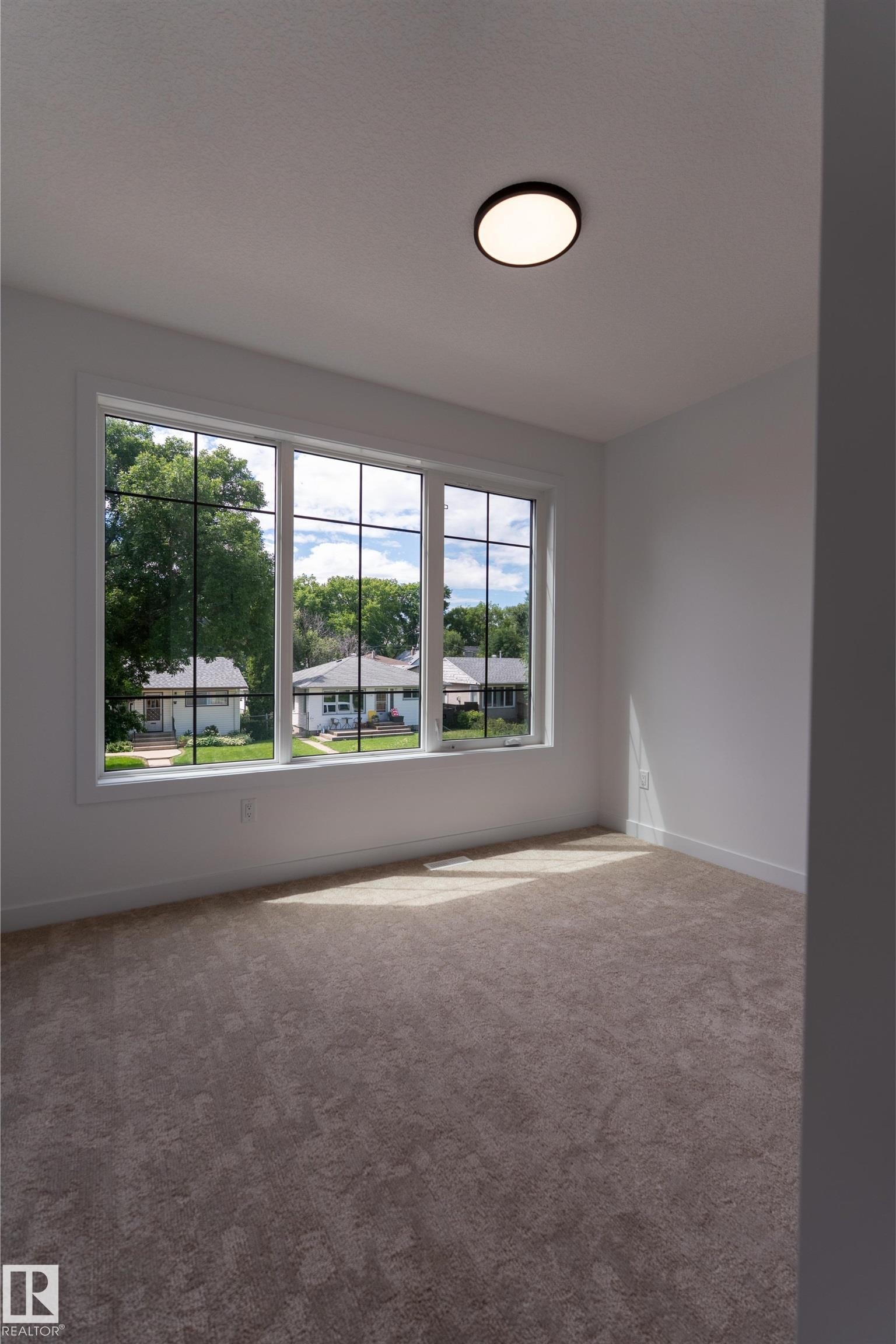 11121 51 Street Nw, Edmonton, AB