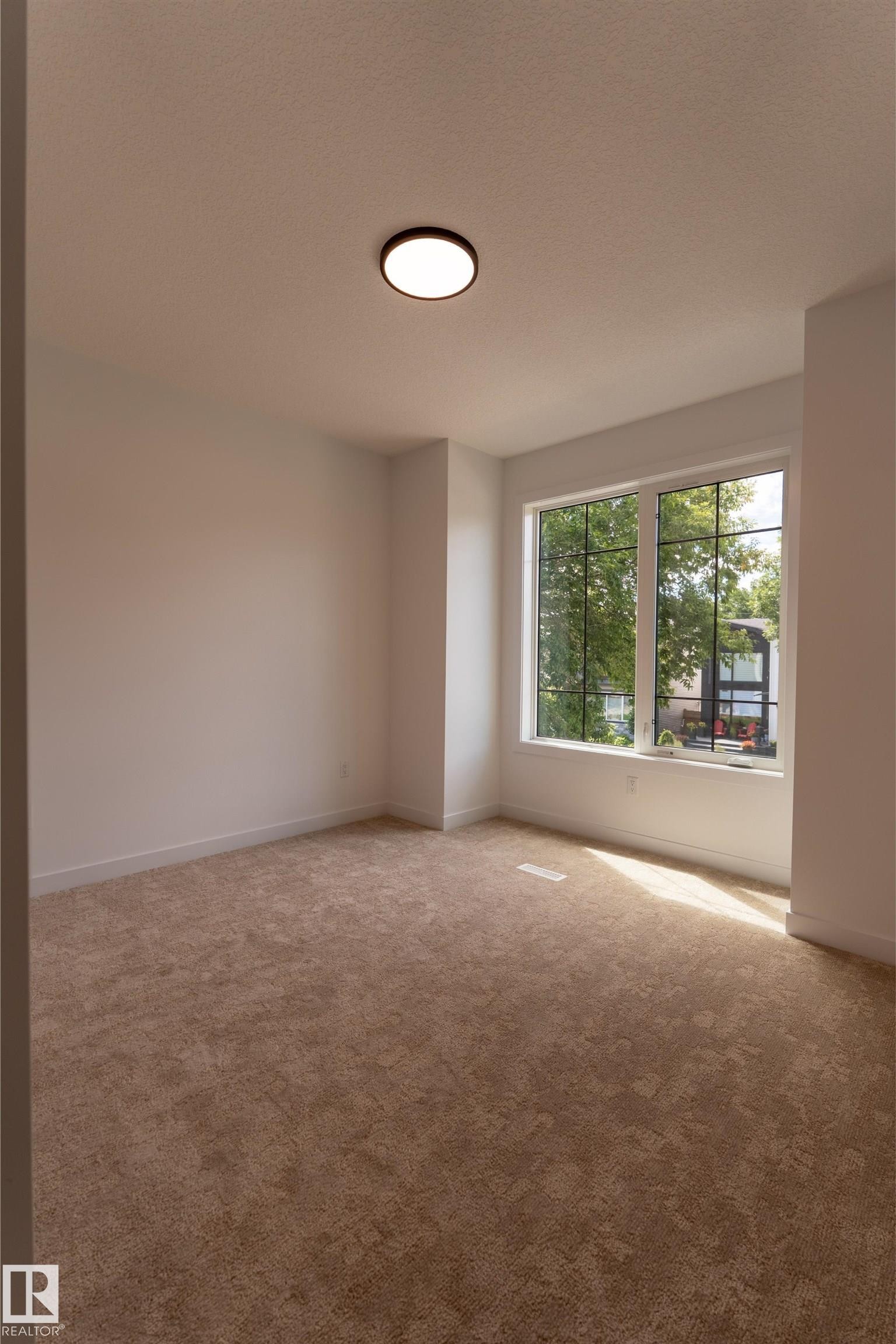 11121 51 Street Nw, Edmonton, AB