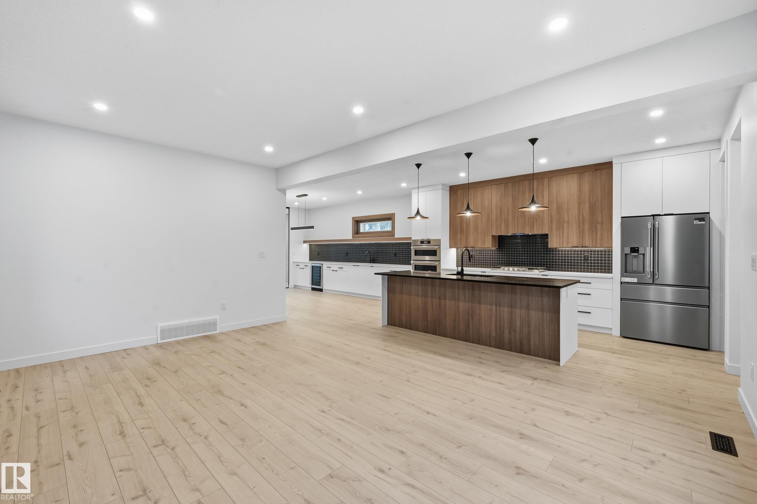 11121 51 Street Nw, Edmonton, AB