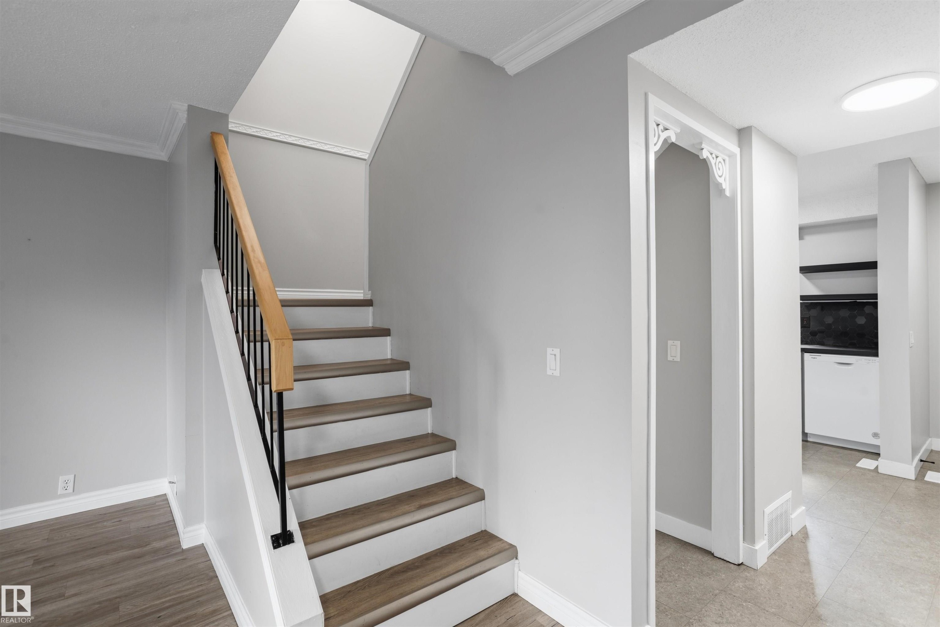 18124 93 Avenue Nw, Edmonton, AB