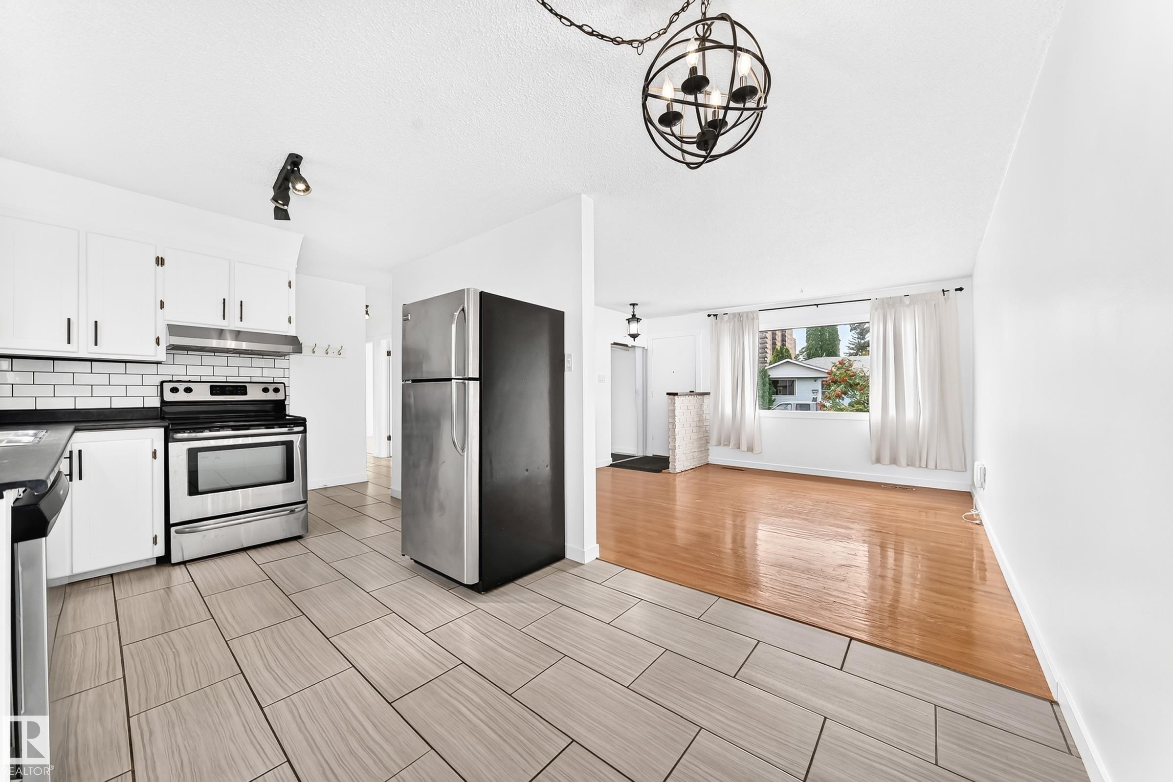4711 105A Street Nw, Edmonton, AB