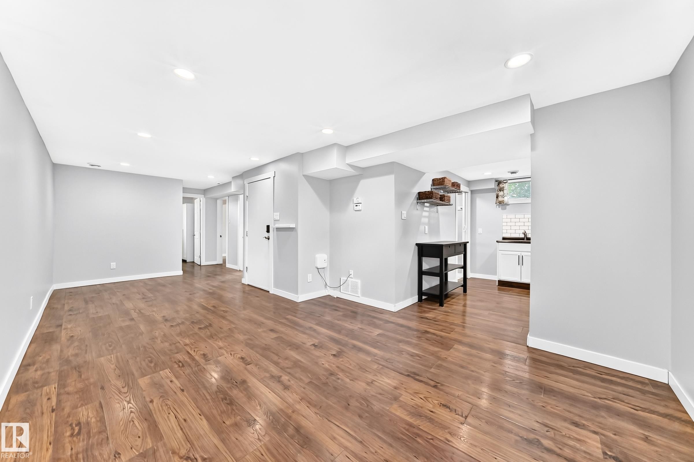 4711 105A Street Nw, Edmonton, AB