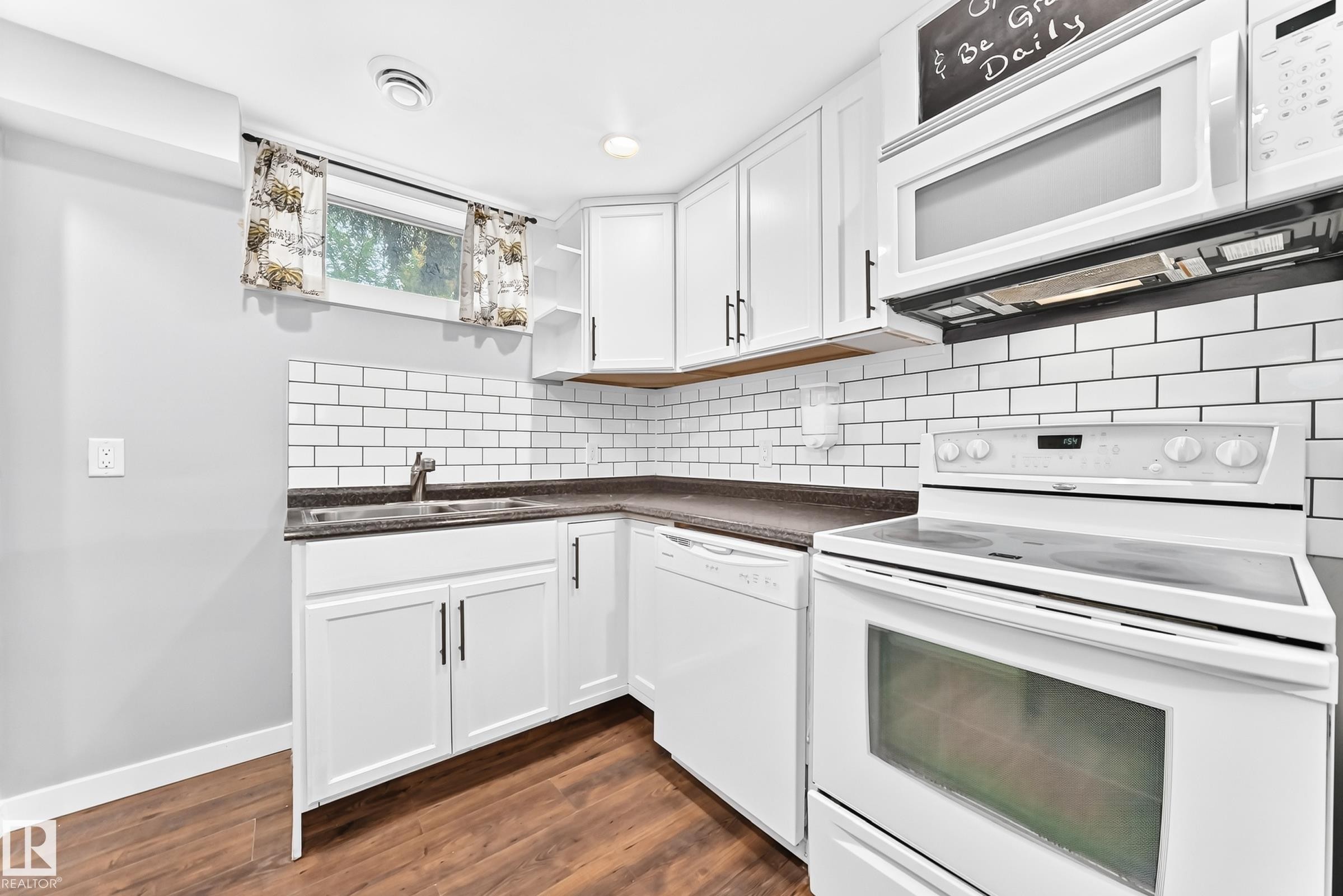 4711 105A Street Nw, Edmonton, AB