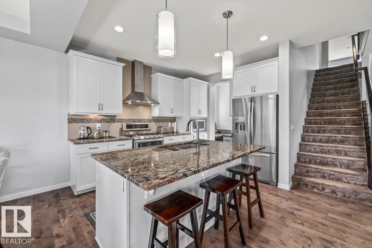 1021 Coopers Hawk Link Nw, Edmonton, AB