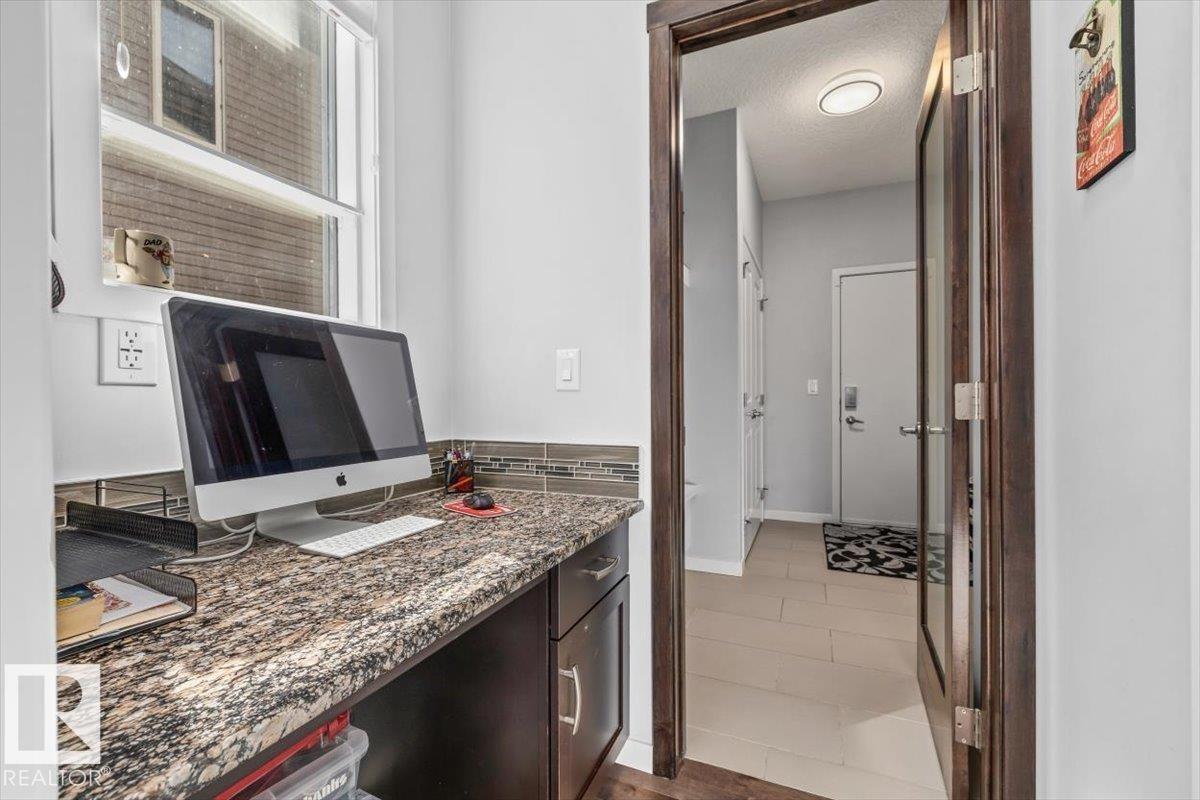 1021 Coopers Hawk Link Nw, Edmonton, AB