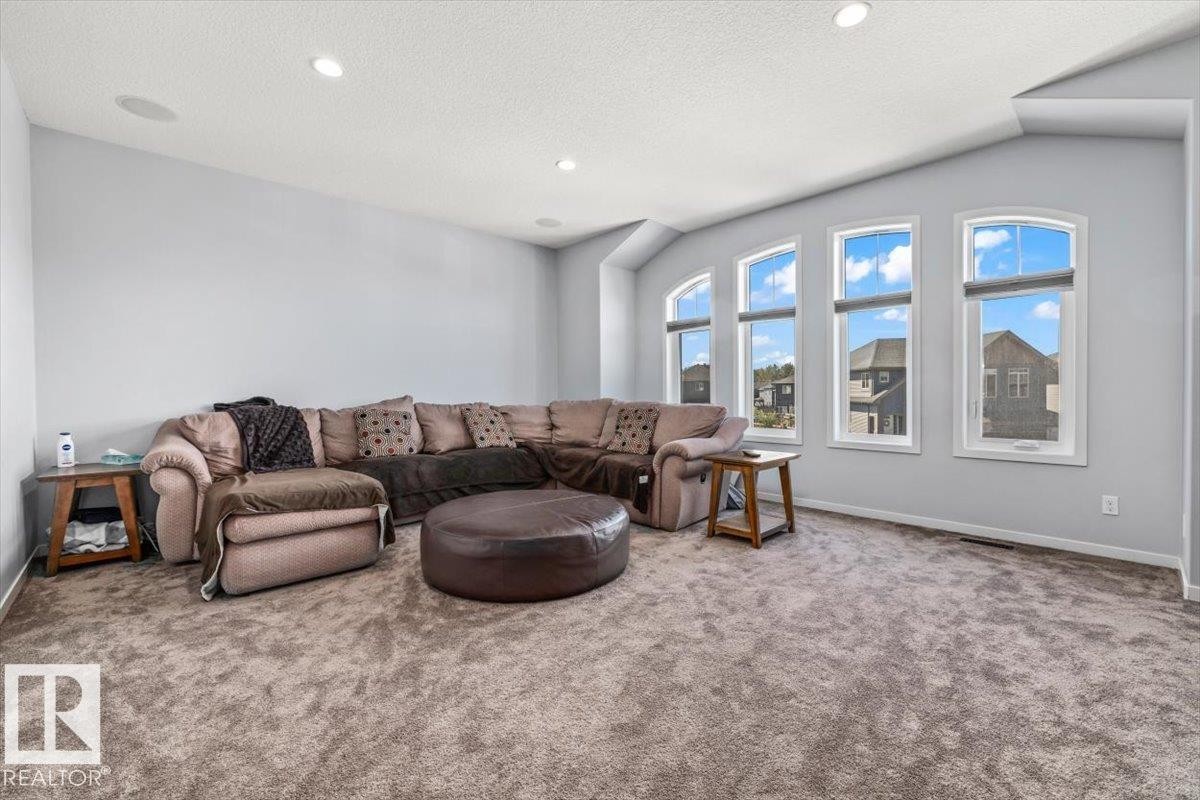 1021 Coopers Hawk Link Nw, Edmonton, AB