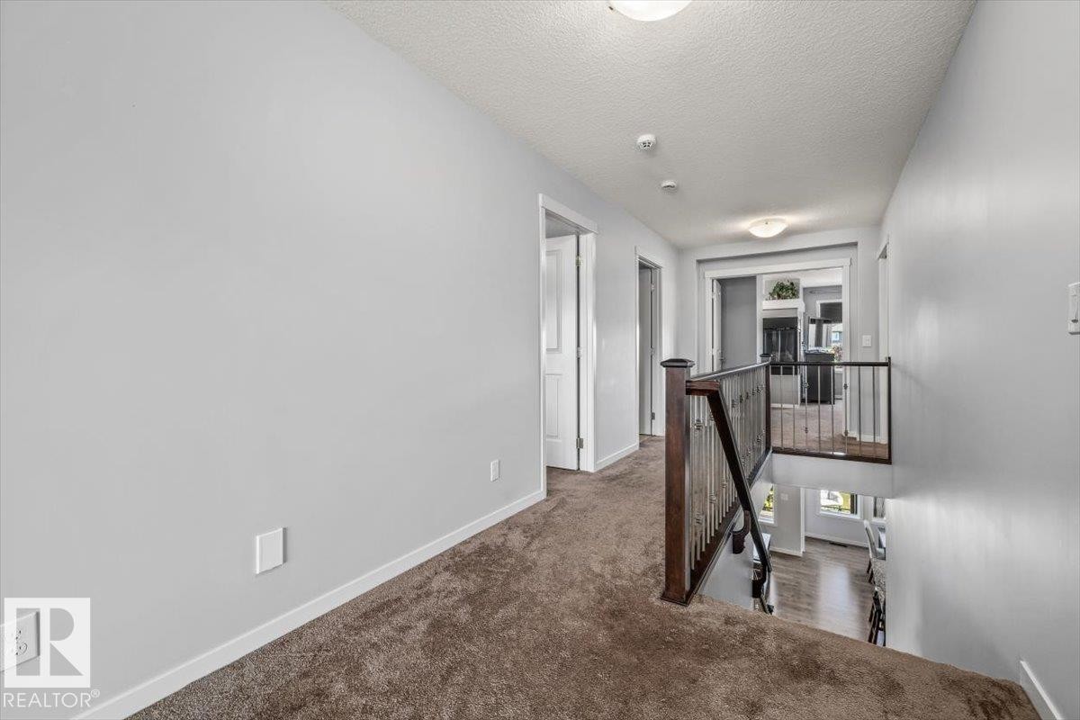 1021 Coopers Hawk Link Nw, Edmonton, AB