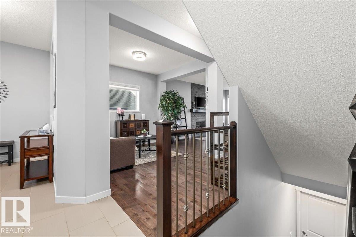 1021 Coopers Hawk Link Nw, Edmonton, AB