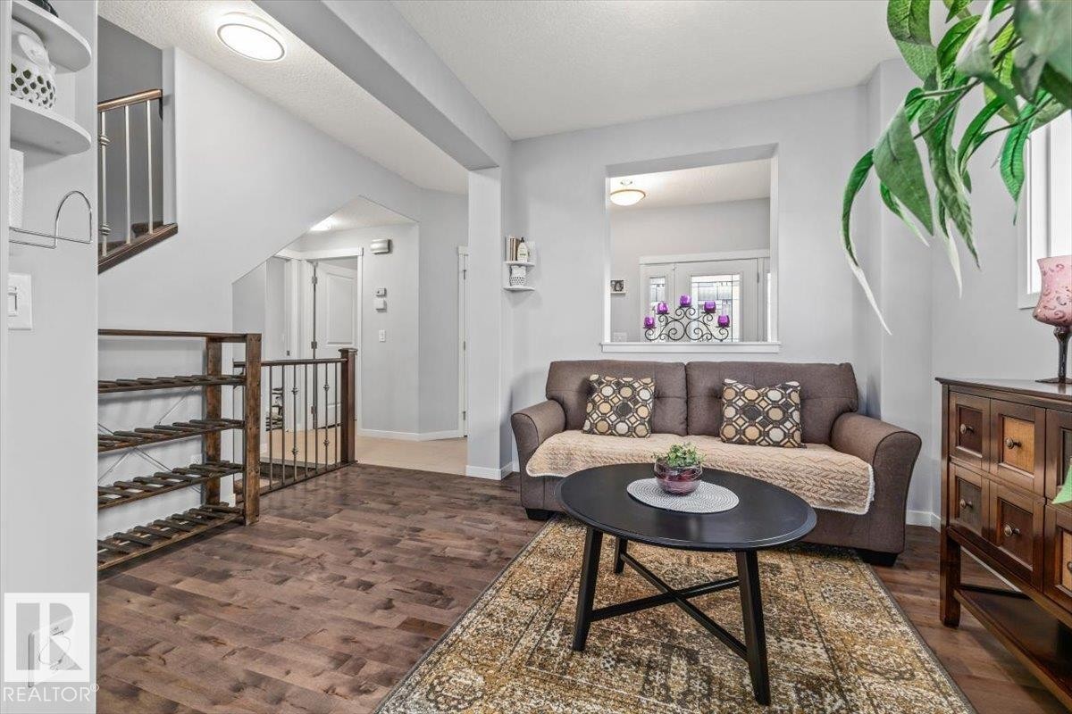 1021 Coopers Hawk Link Nw, Edmonton, AB
