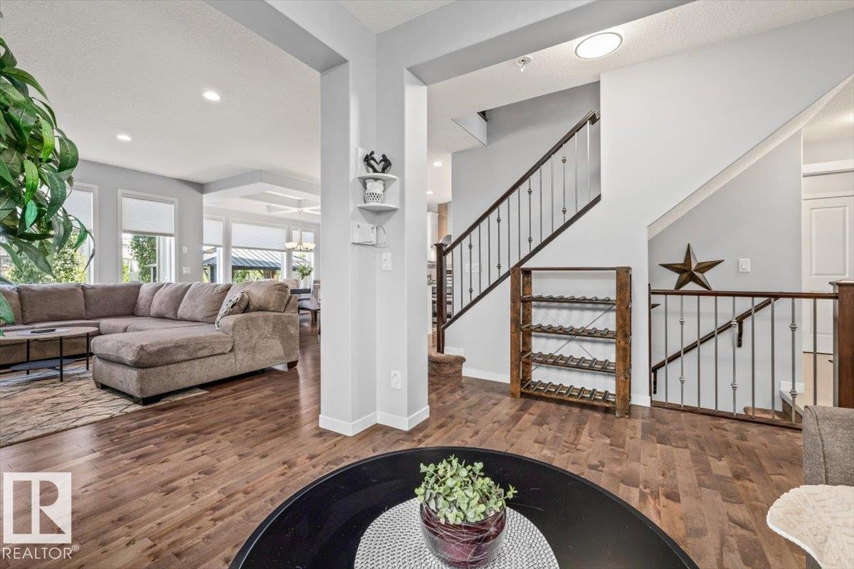 1021 Coopers Hawk Link Nw, Edmonton, AB