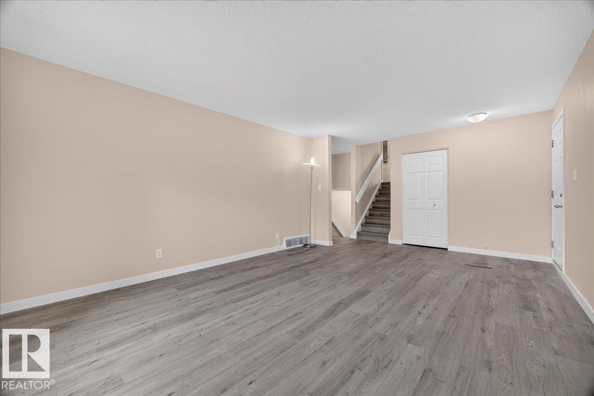 6703 32 Avenue Nw, Edmonton, AB