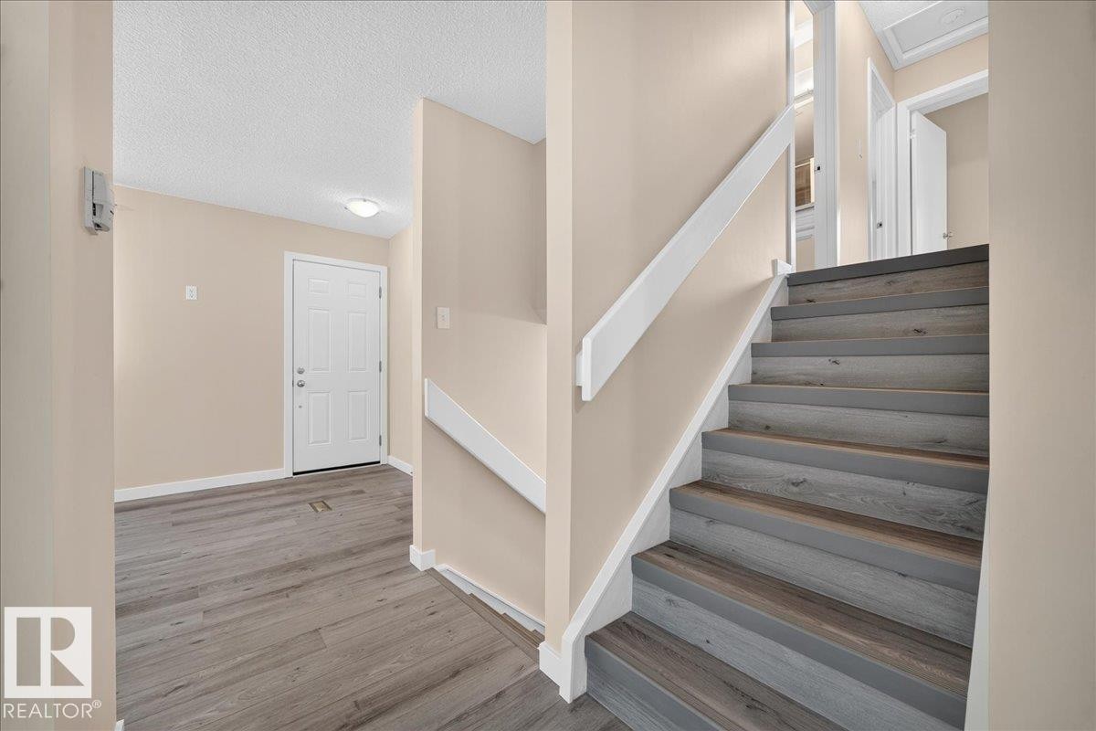 6703 32 Avenue Nw, Edmonton, AB