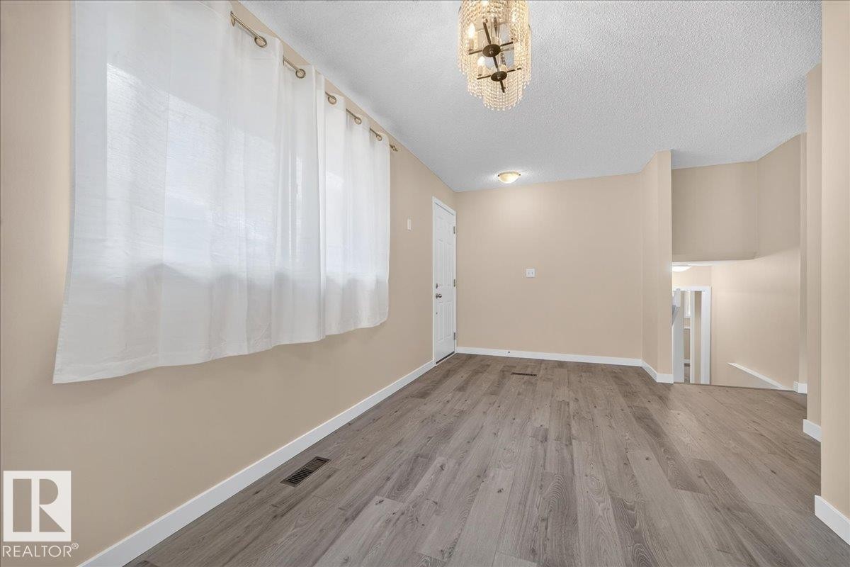 6703 32 Avenue Nw, Edmonton, AB