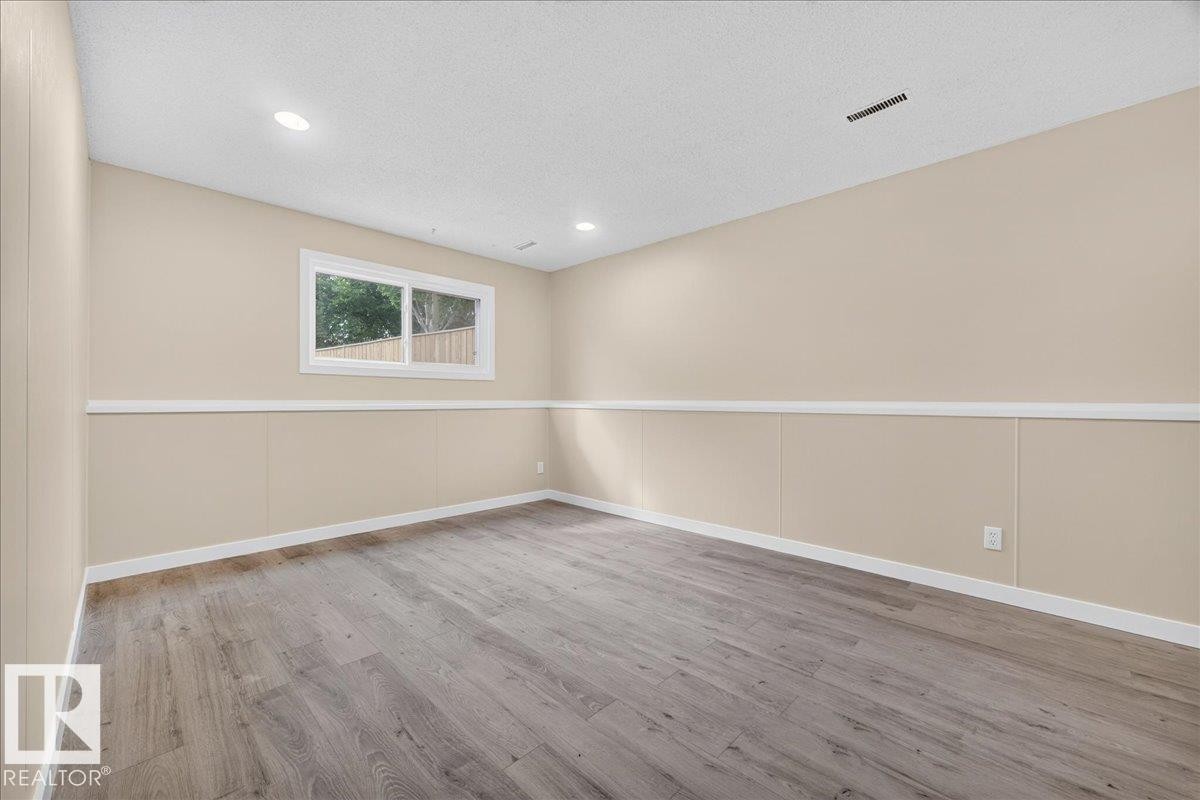6703 32 Avenue Nw, Edmonton, AB